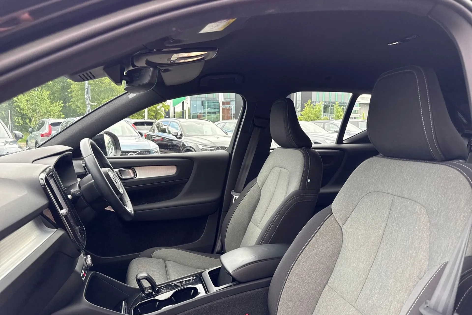 Volvo XC40 thumbnail image number 28