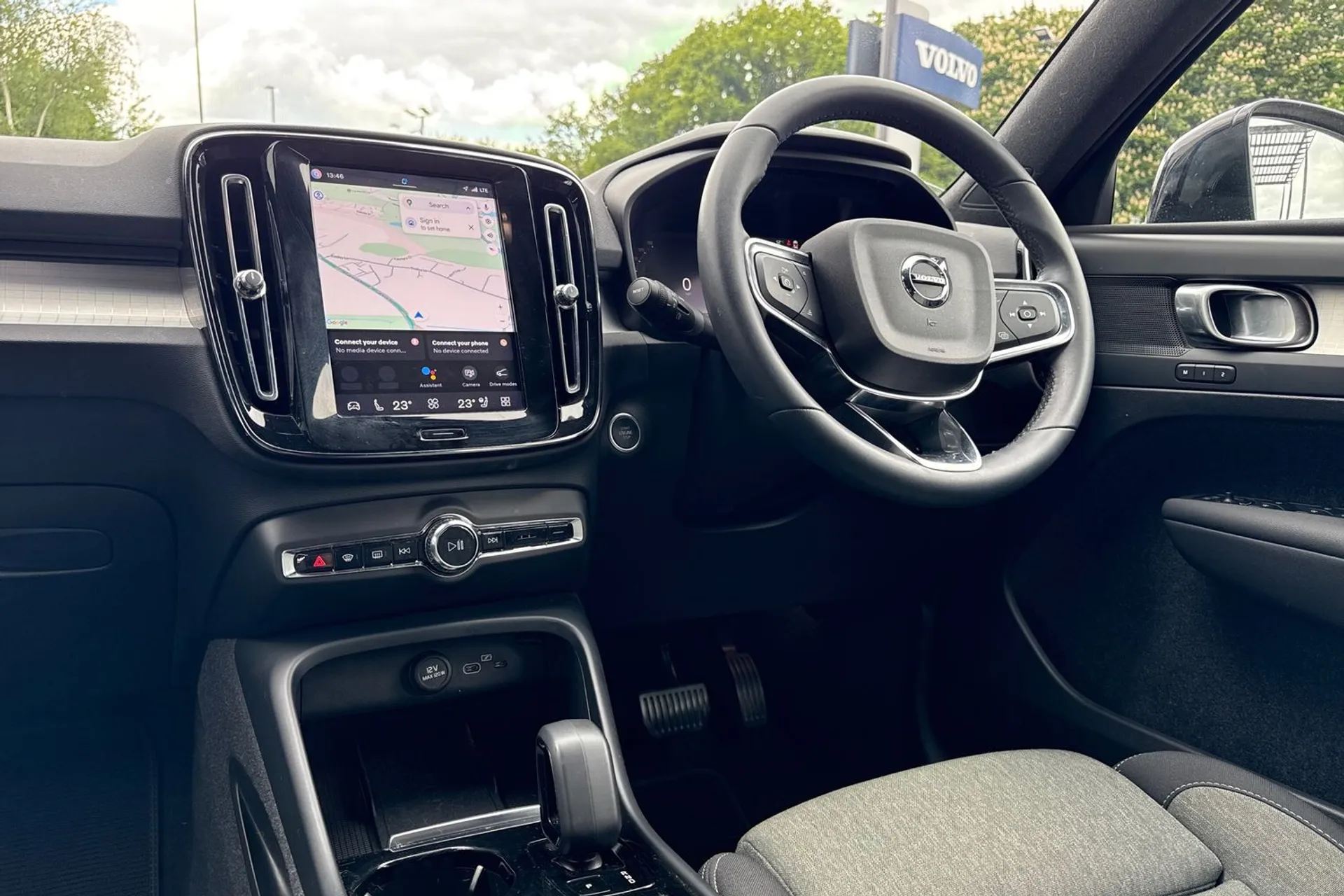 Volvo XC40 thumbnail image number 35