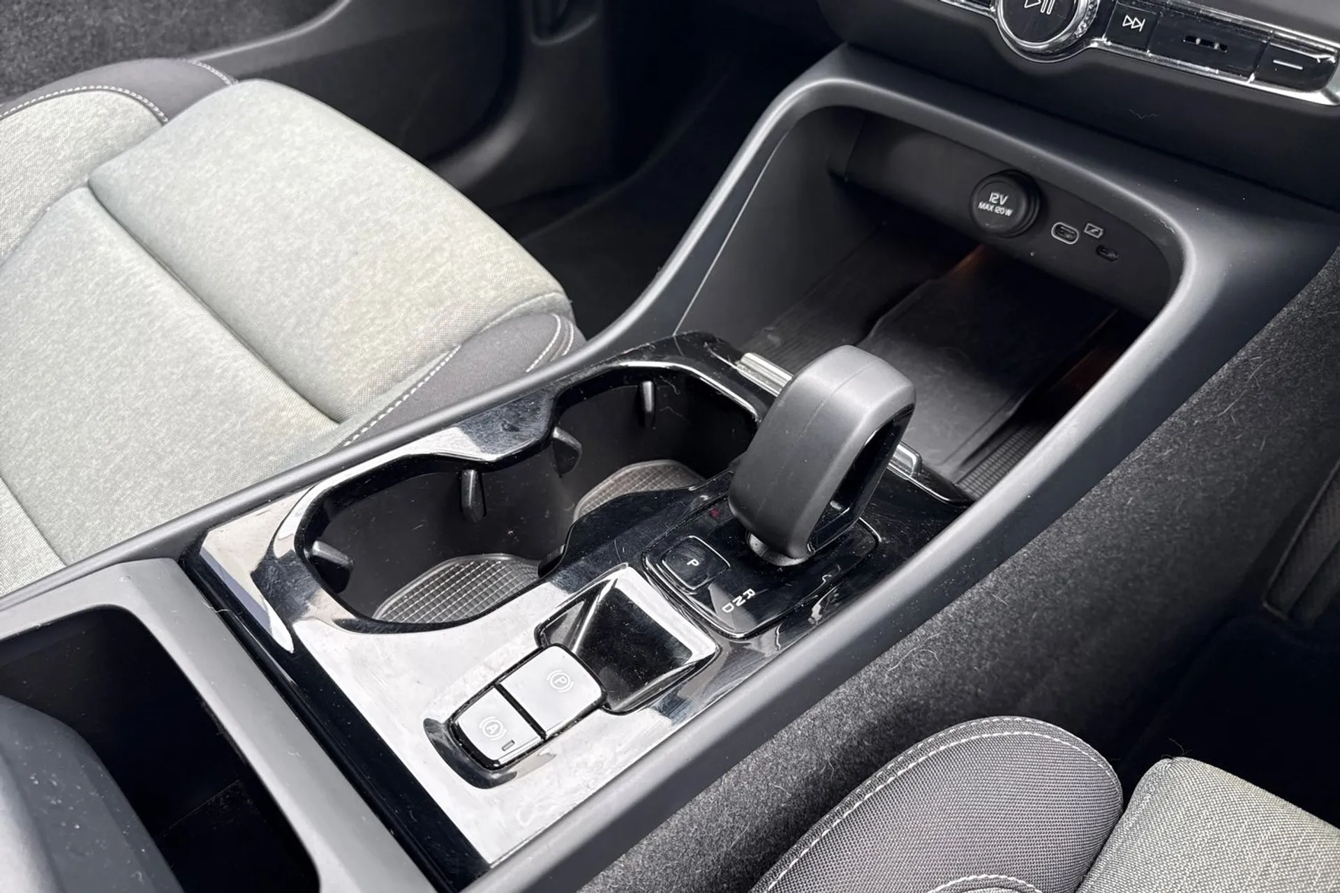 Volvo XC40 thumbnail image number 42