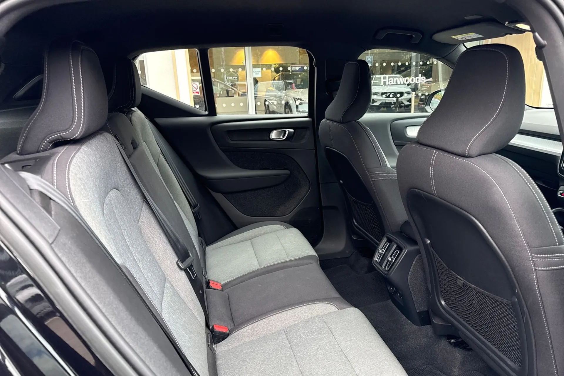 Volvo XC40 thumbnail image number 23