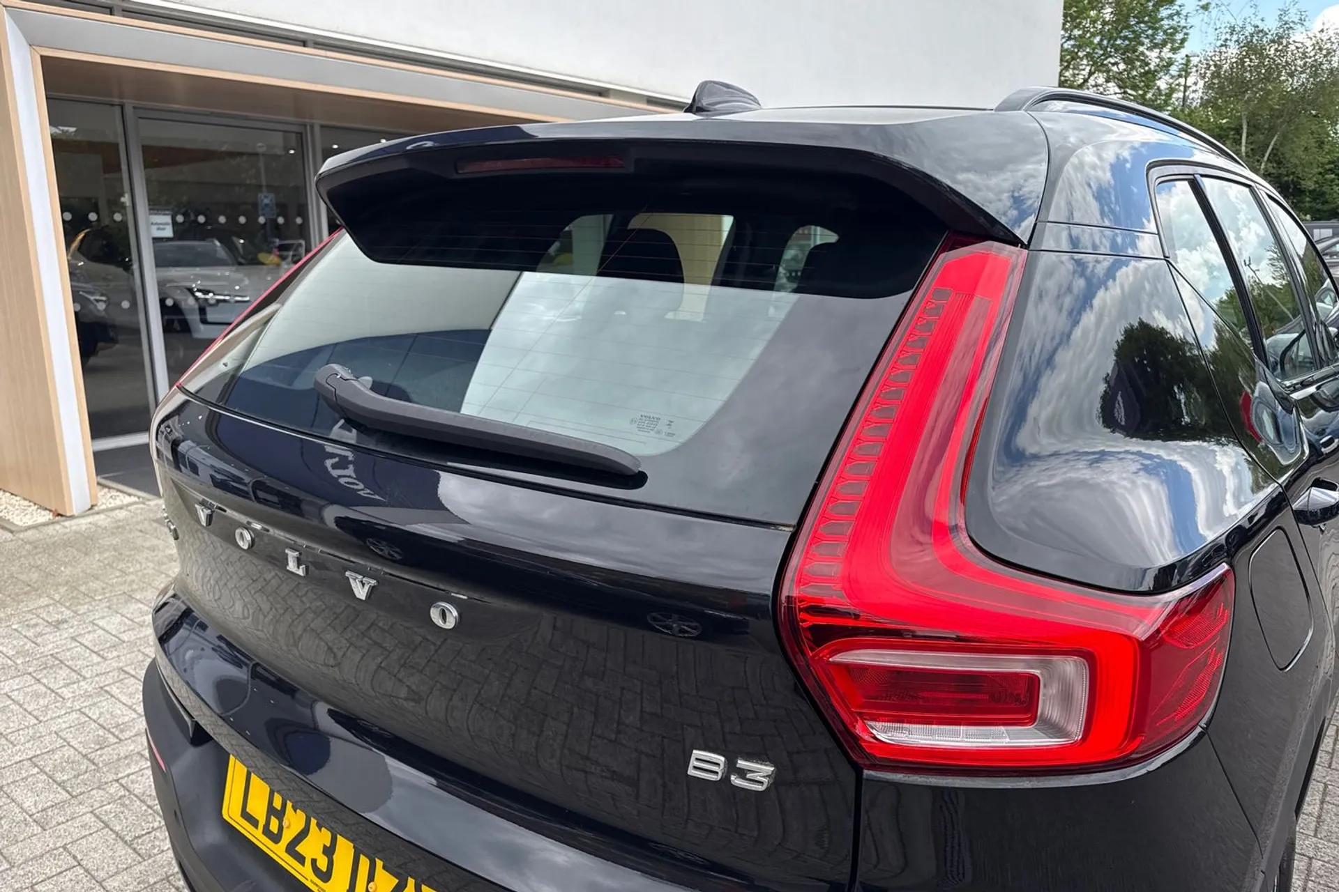 Volvo XC40 thumbnail image number 16