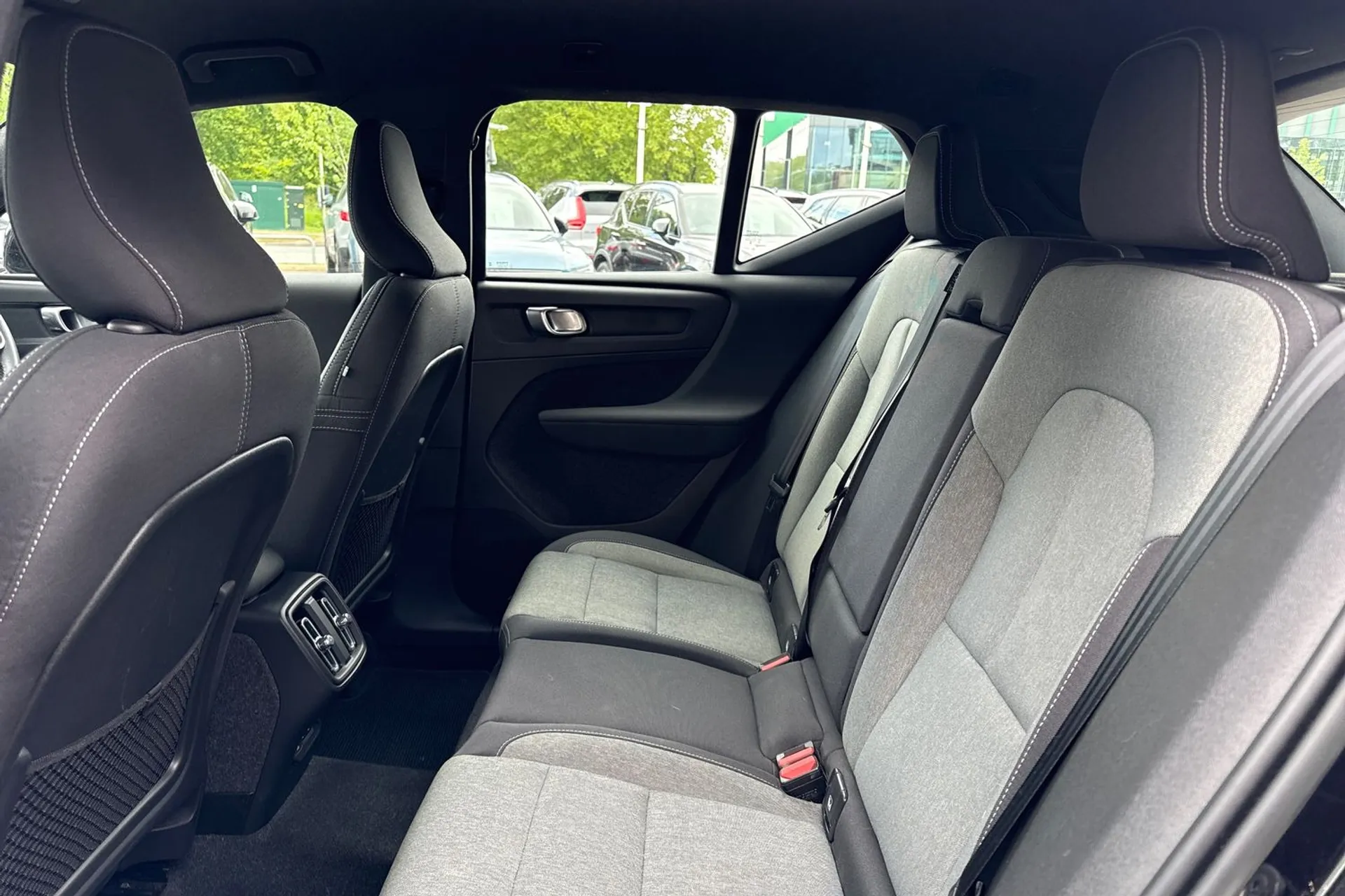 Volvo XC40 thumbnail image number 30