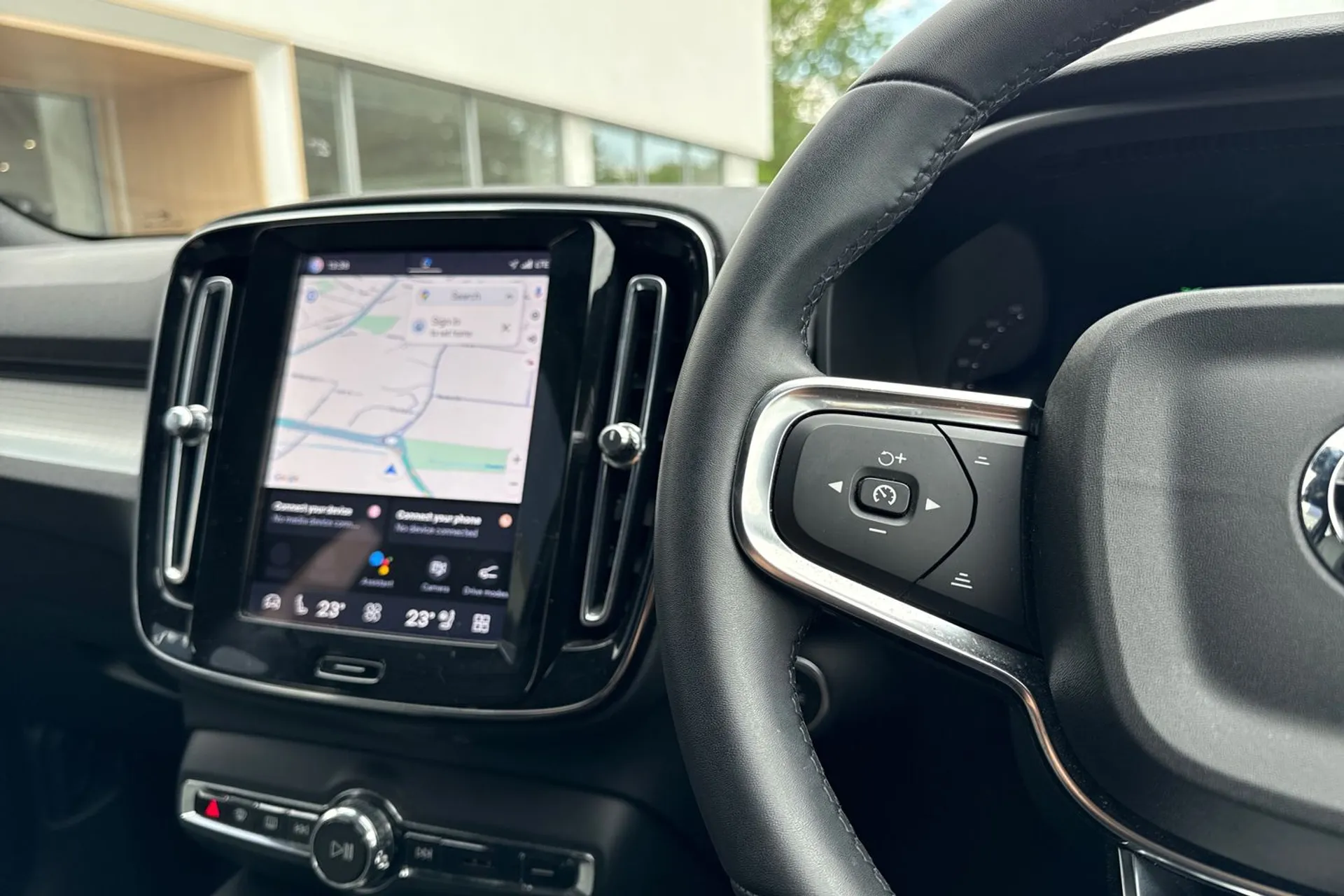 Volvo XC40 thumbnail image number 36