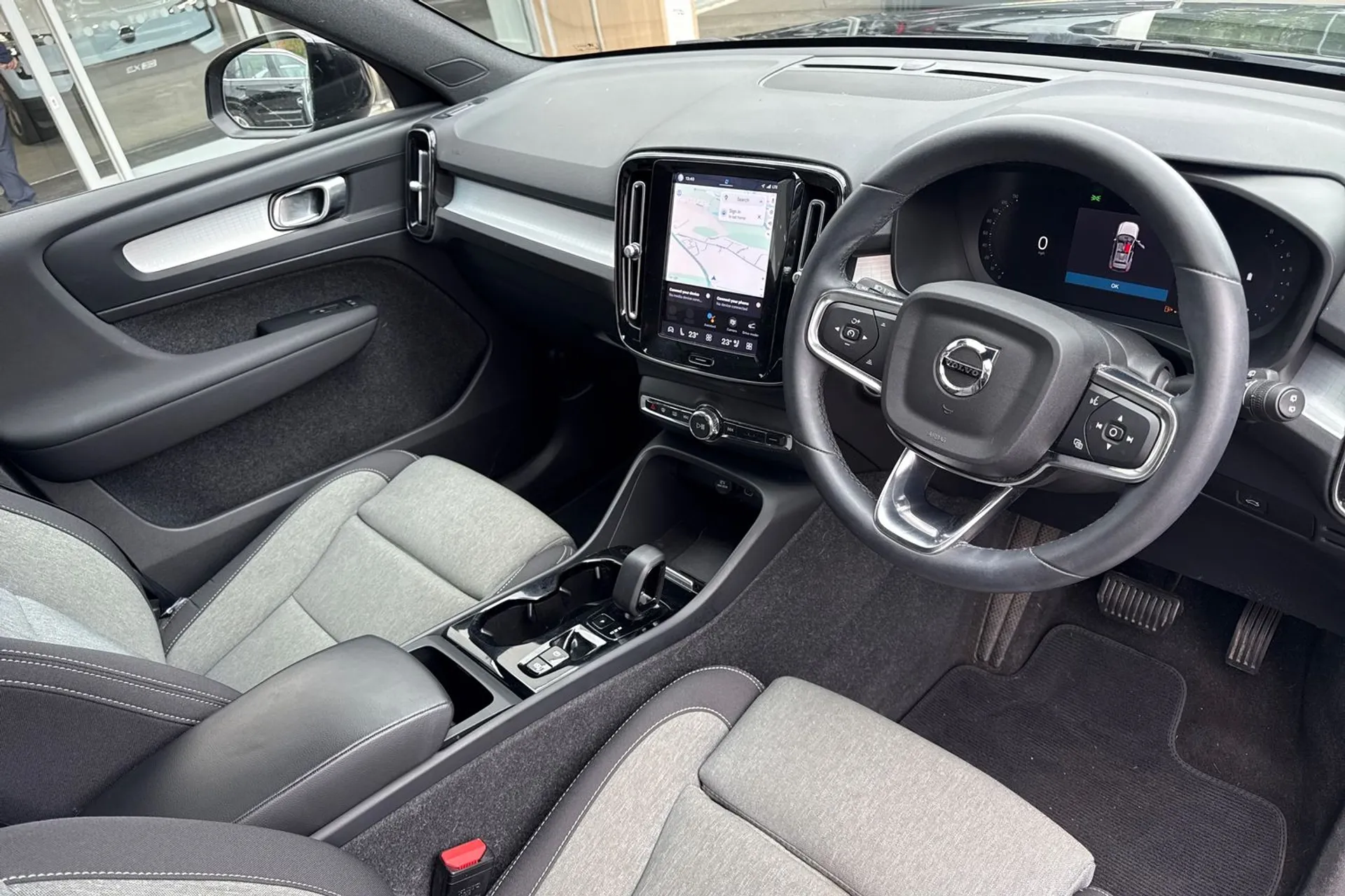 Volvo XC40 thumbnail image number 6