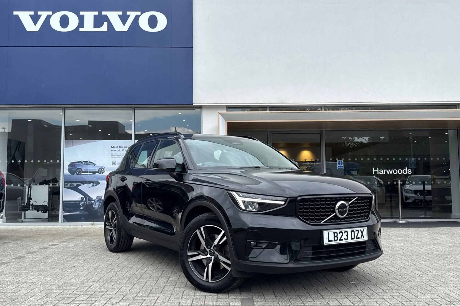 Volvo XC40 focused image