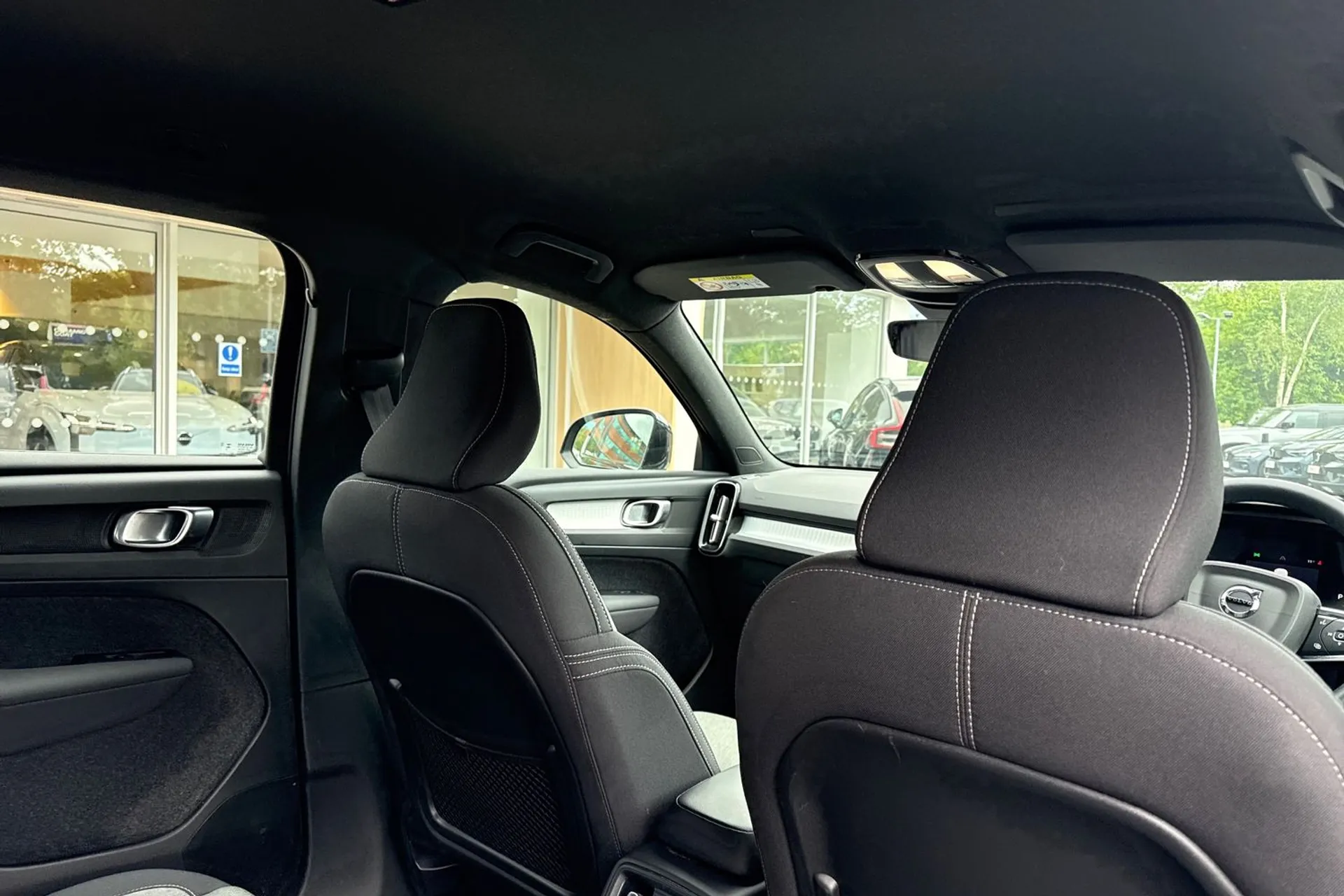 Volvo XC40 thumbnail image number 24