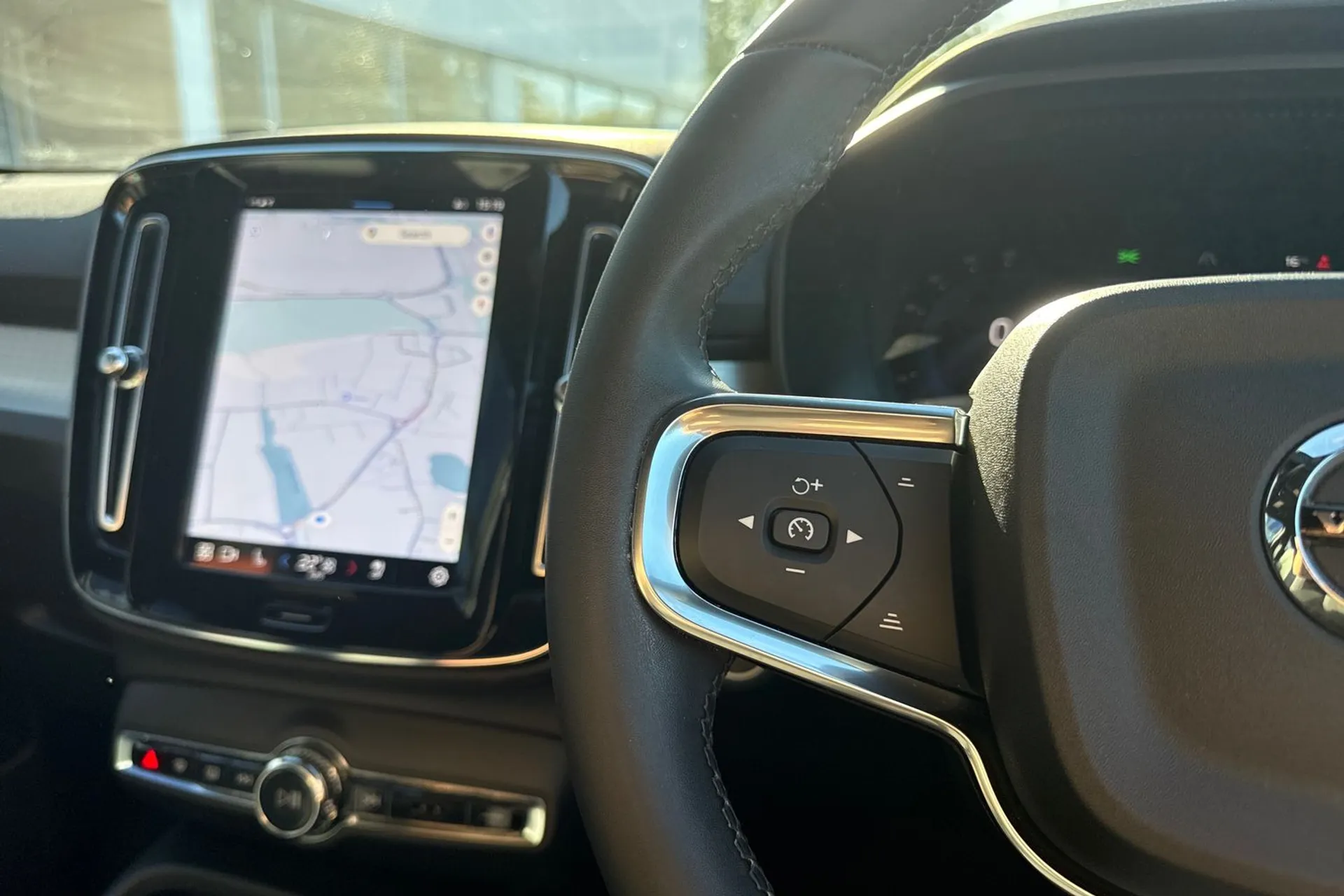 Volvo XC40 thumbnail image number 34