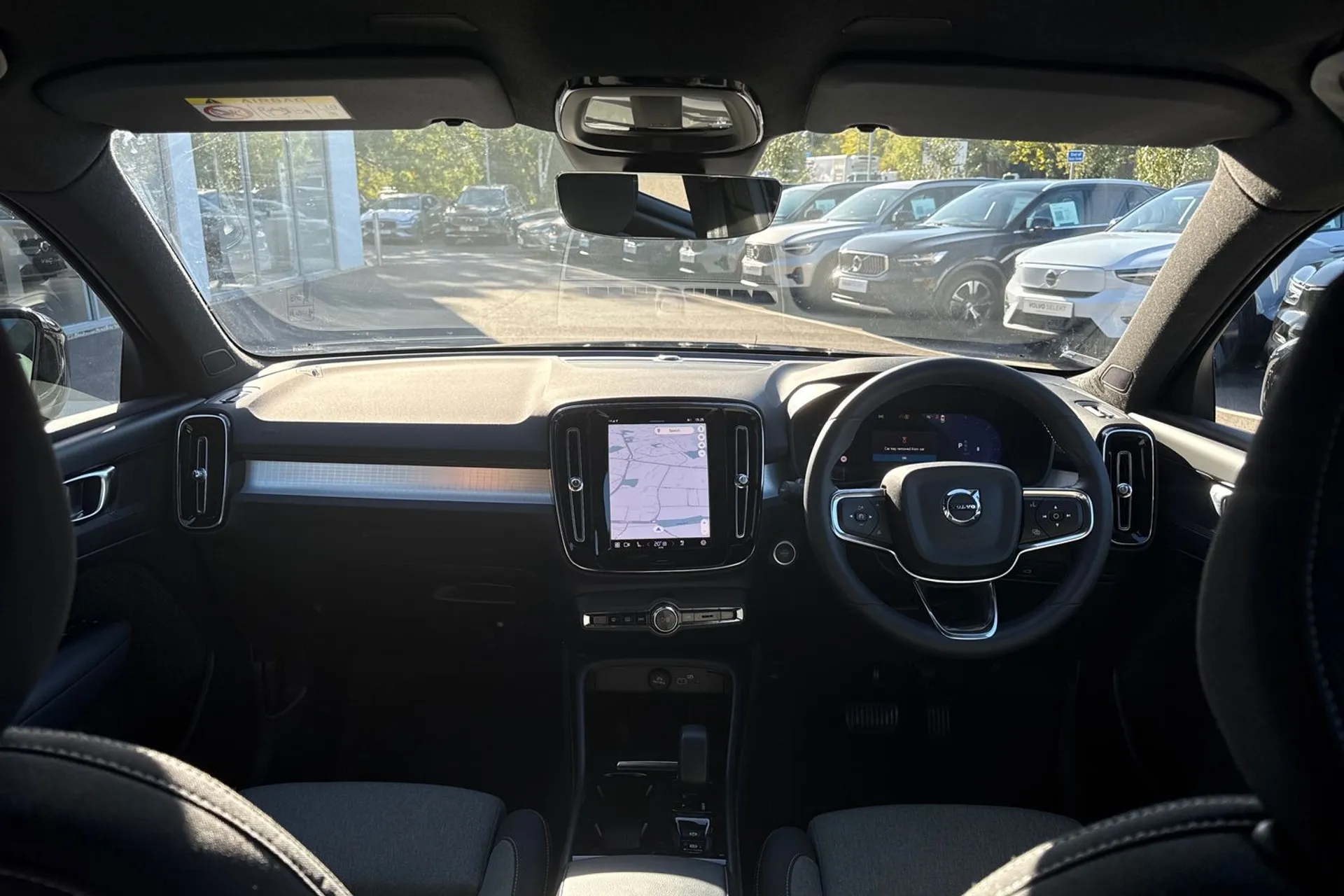 Volvo XC40 thumbnail image number 3