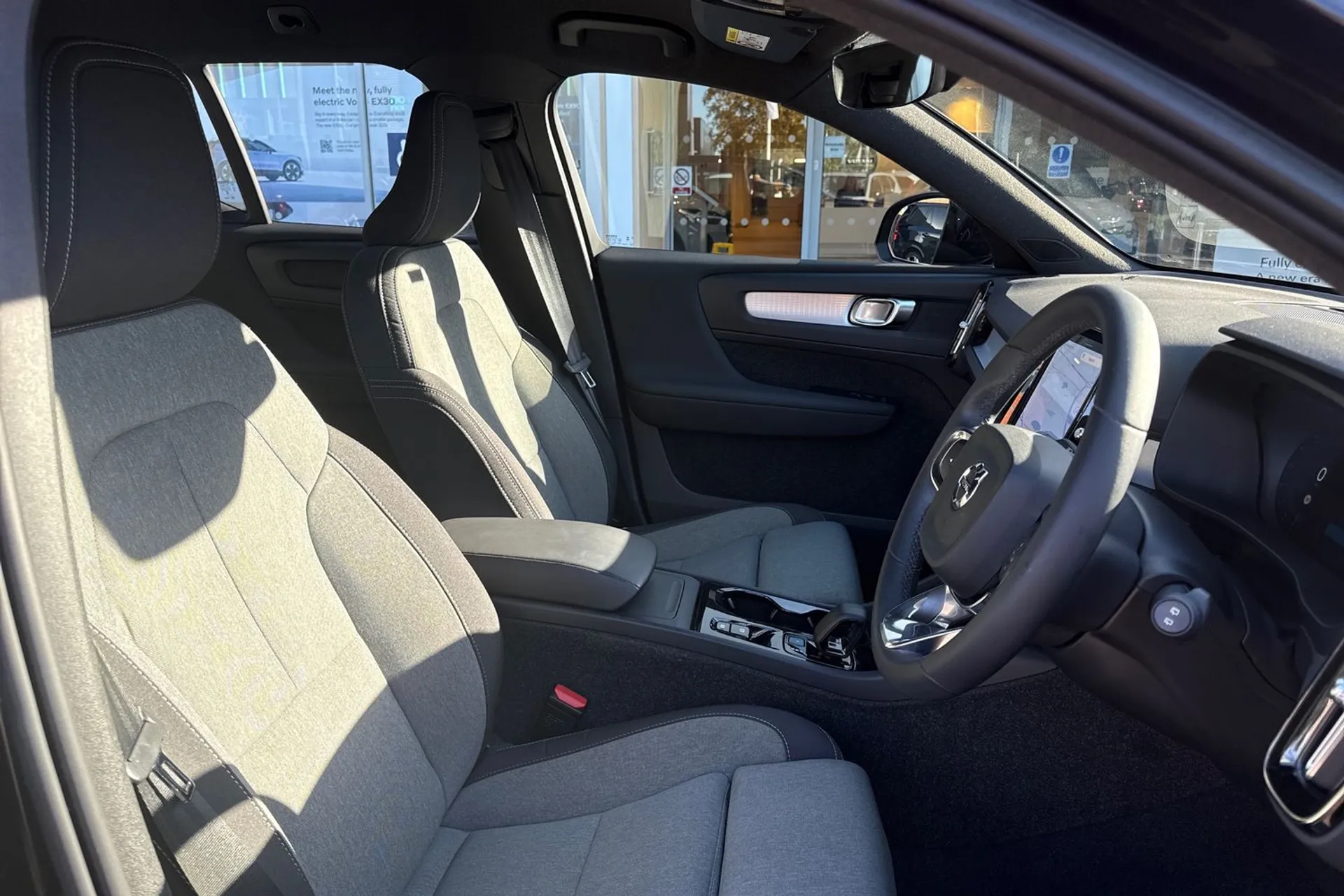 Volvo XC40 thumbnail image number 24