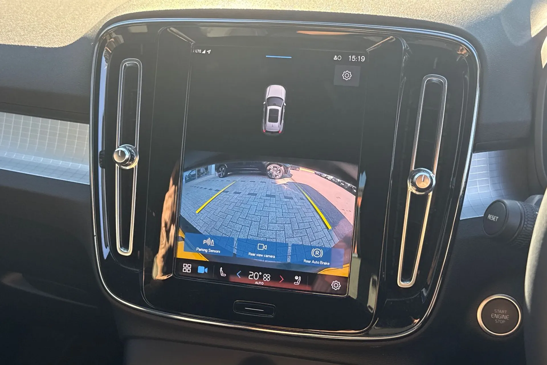 Volvo XC40 thumbnail image number 4