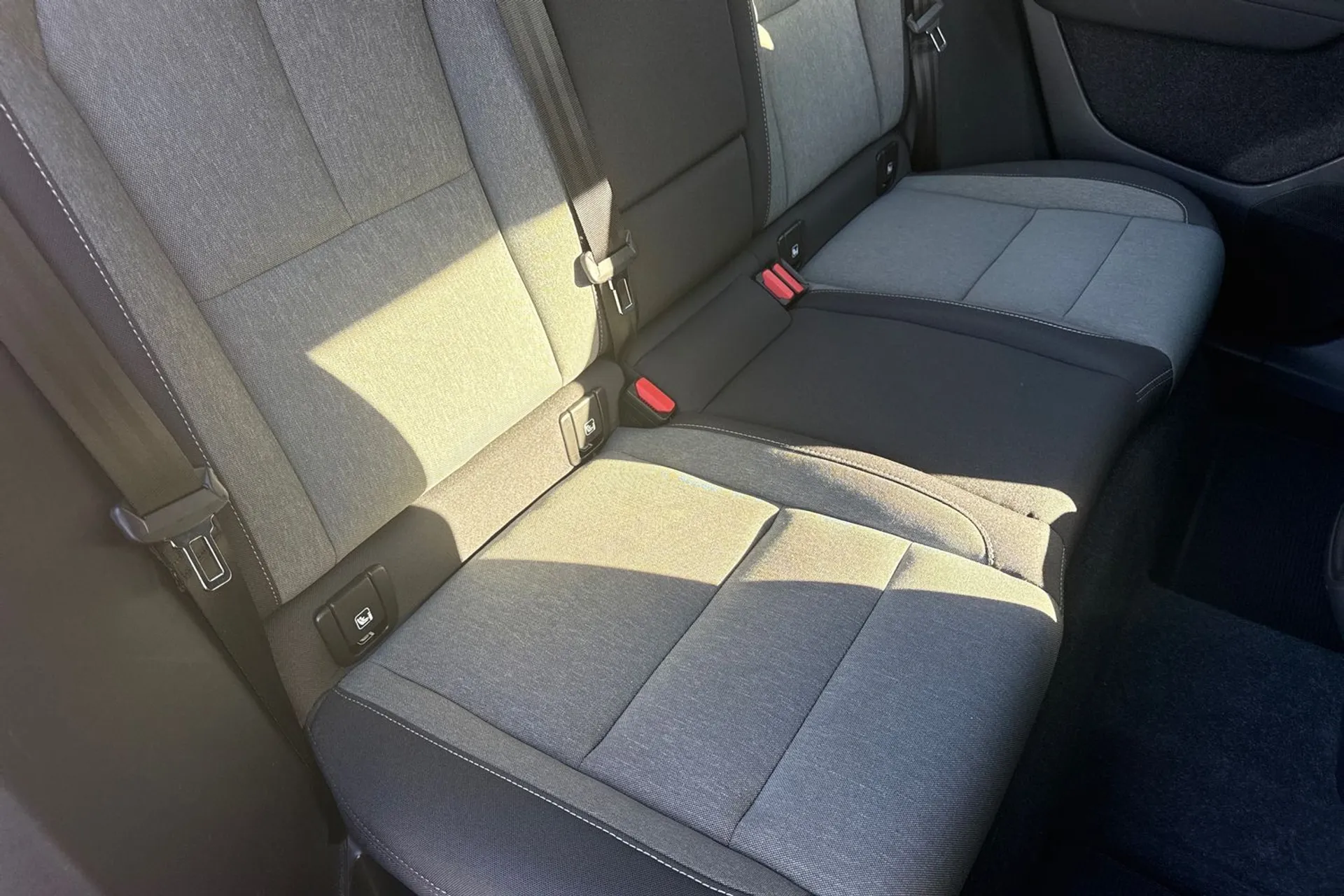 Volvo XC40 thumbnail image number 23