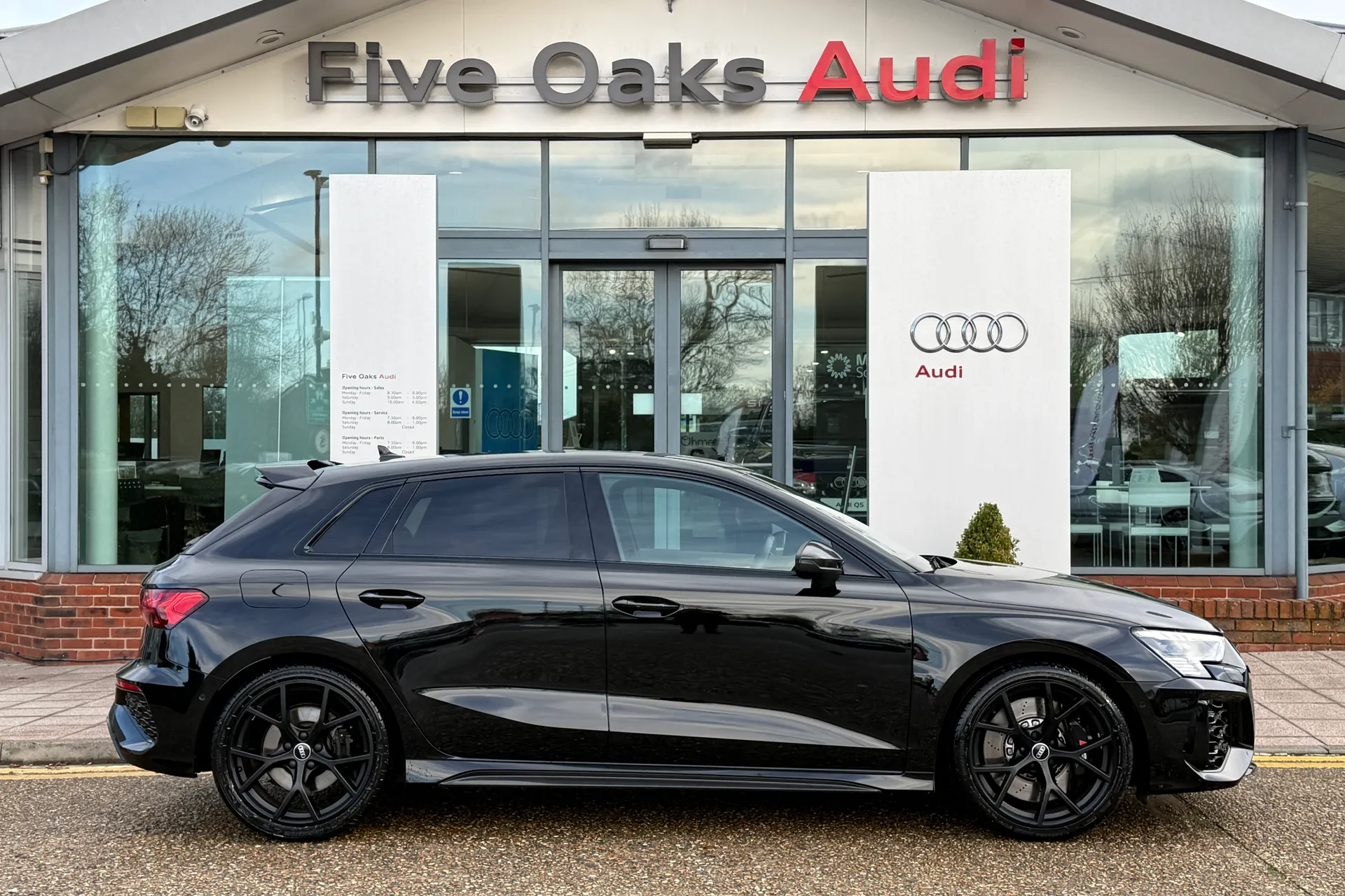 Audi RS3 thumbnail image number 2