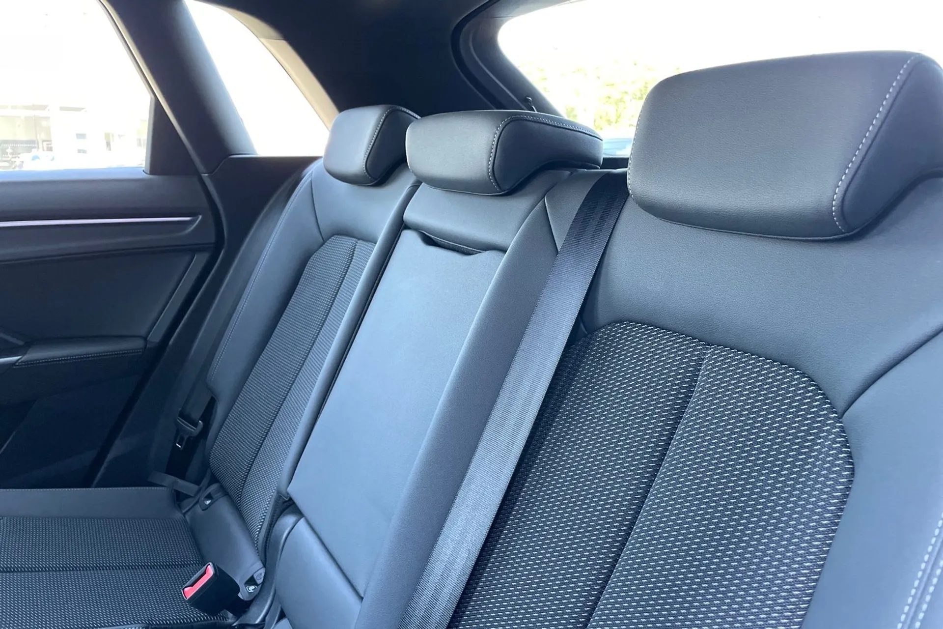 Audi Q3 thumbnail image number 34