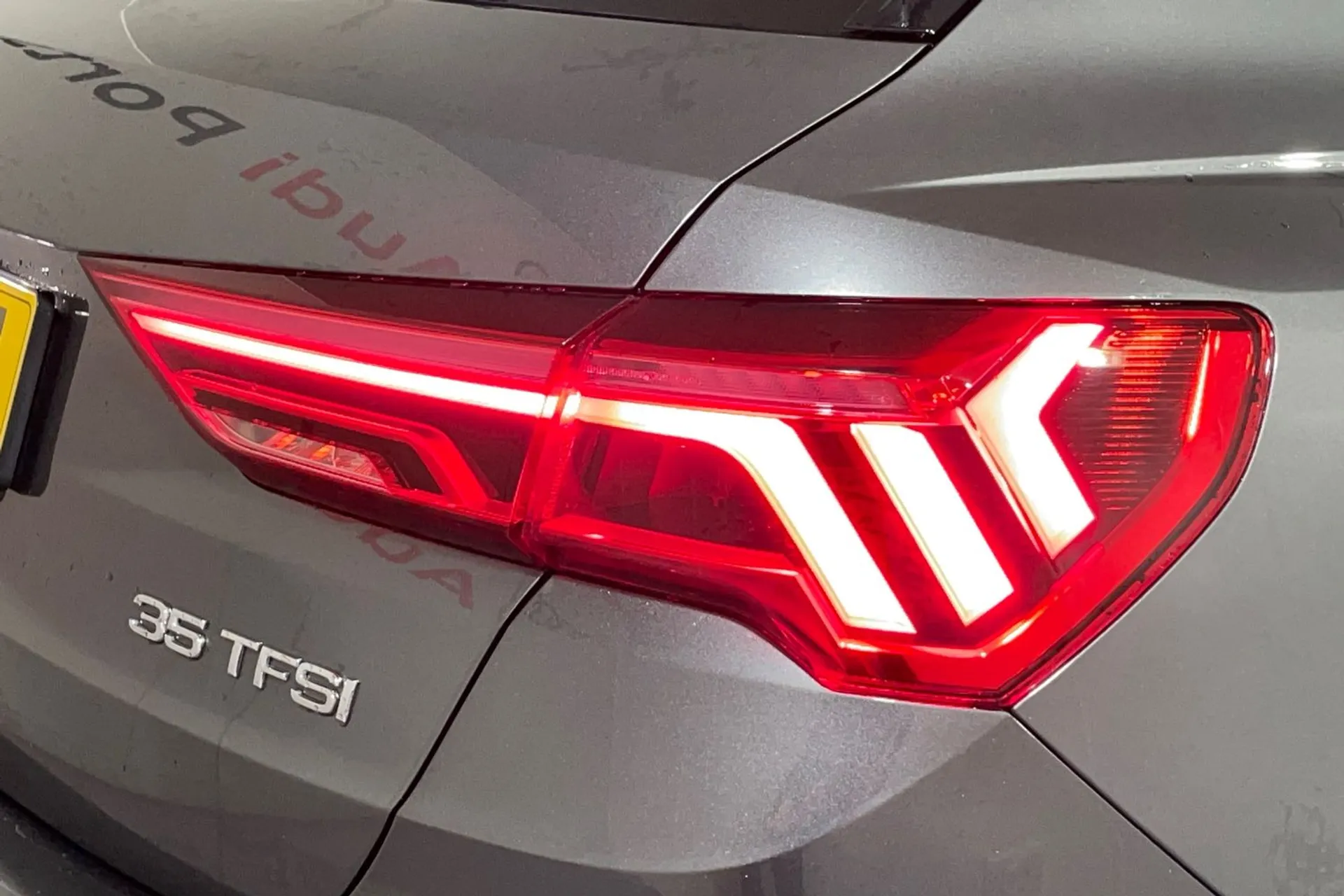 Audi Q3 thumbnail image number 17