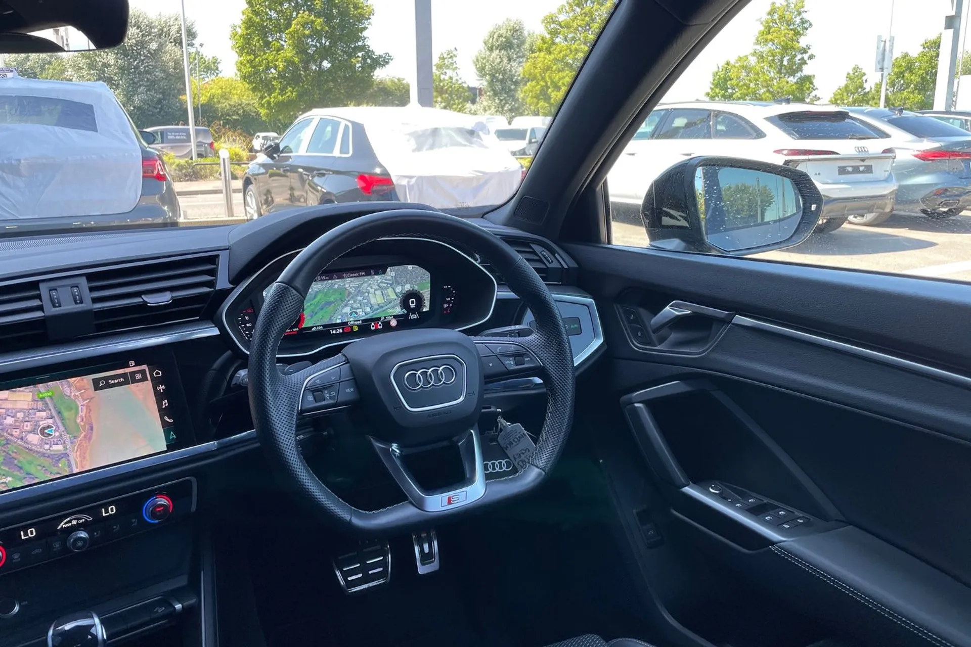 Audi Q3 thumbnail image number 39