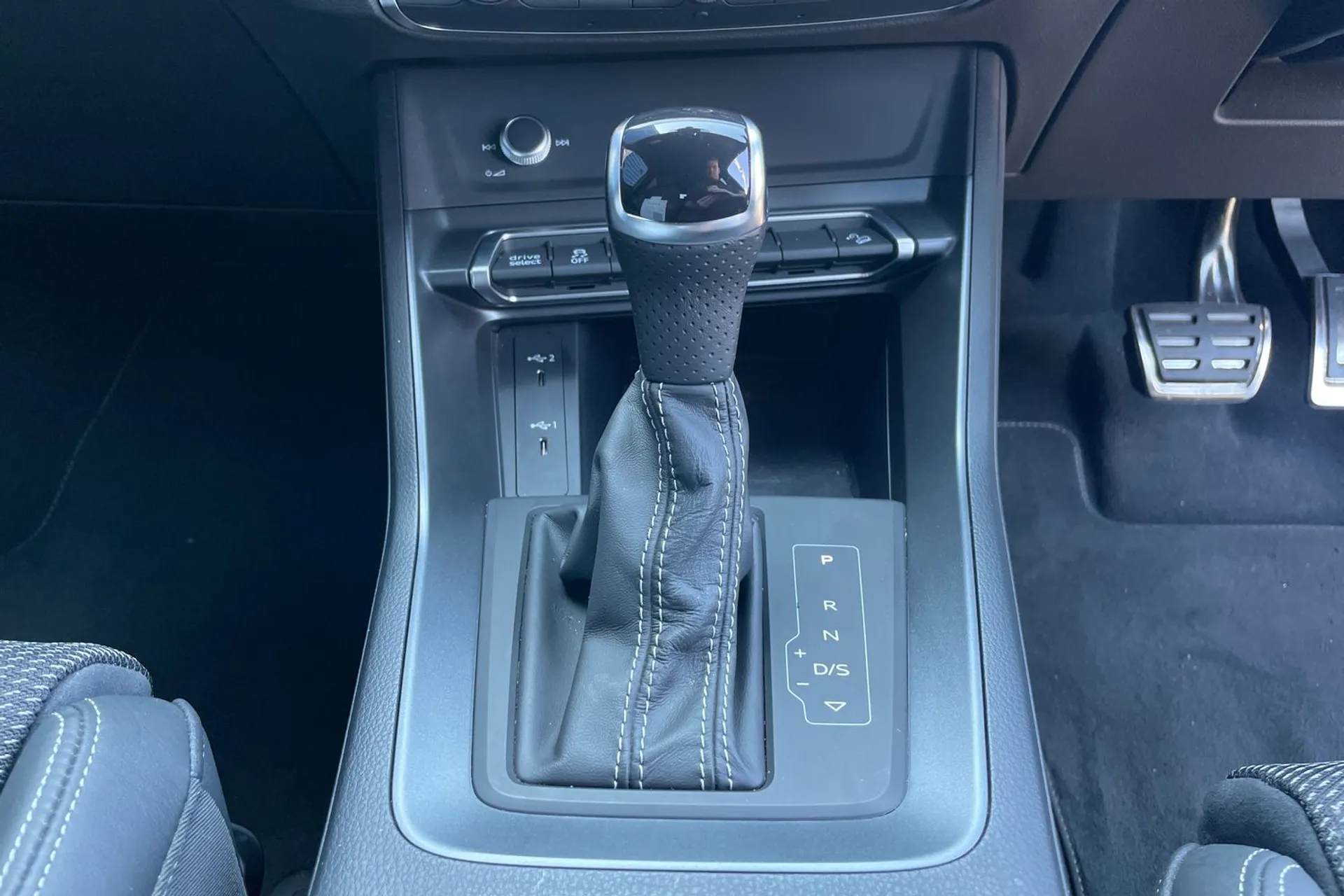 Audi Q3 thumbnail image number 42