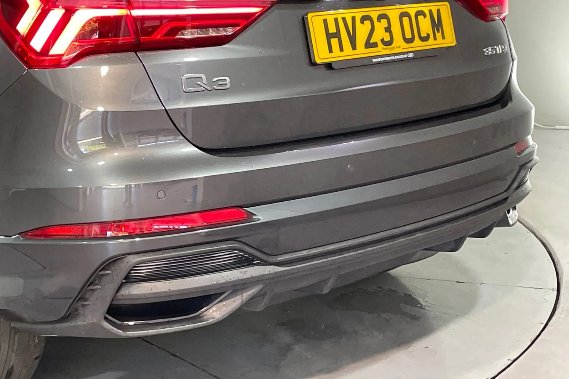 Audi Q3 thumbnail image number 16