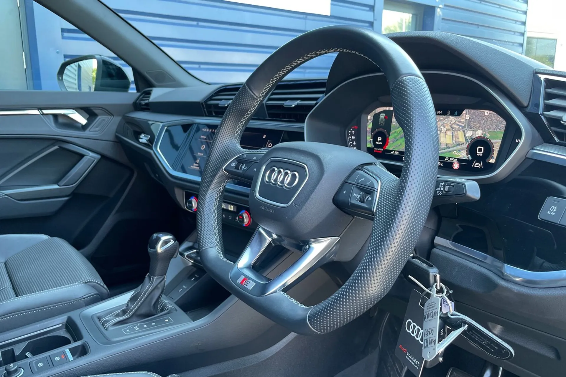 Audi Q3 thumbnail image number 27
