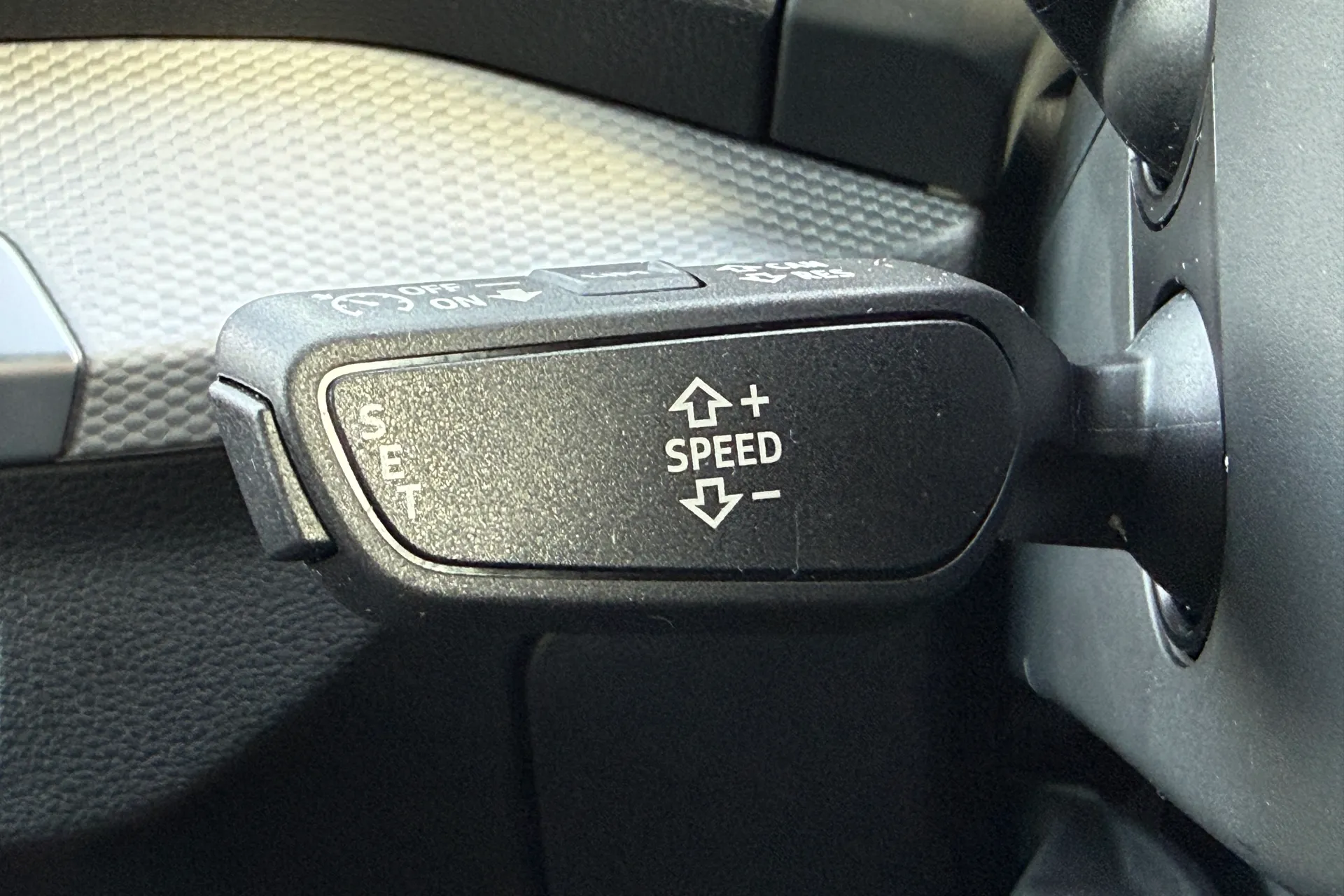 Audi Q2 thumbnail image number 13