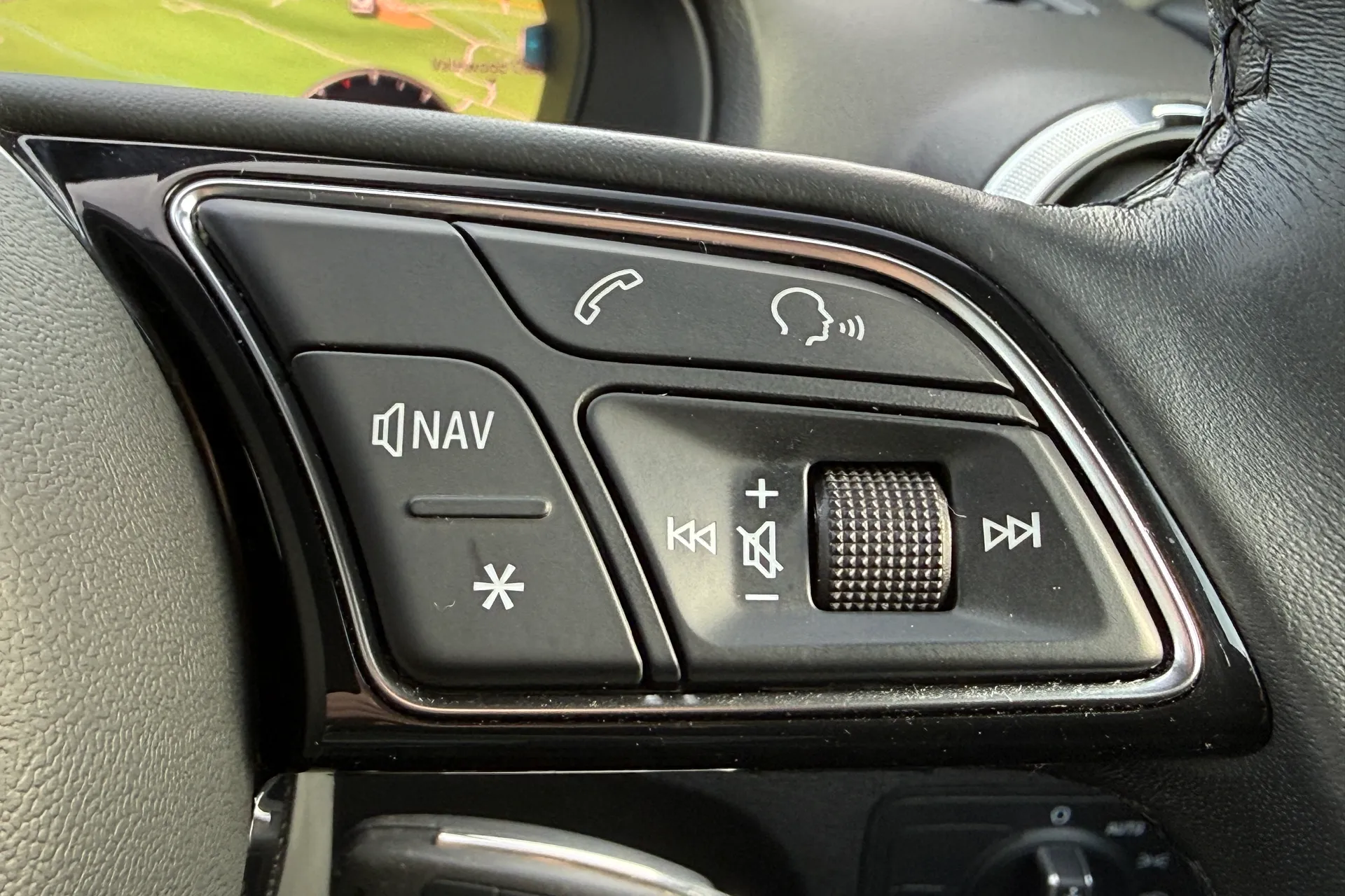 Audi Q2 thumbnail image number 17