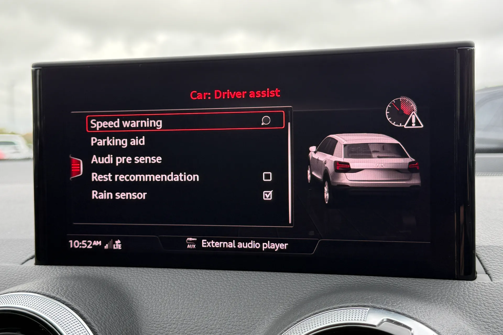 Audi Q2 thumbnail image number 8