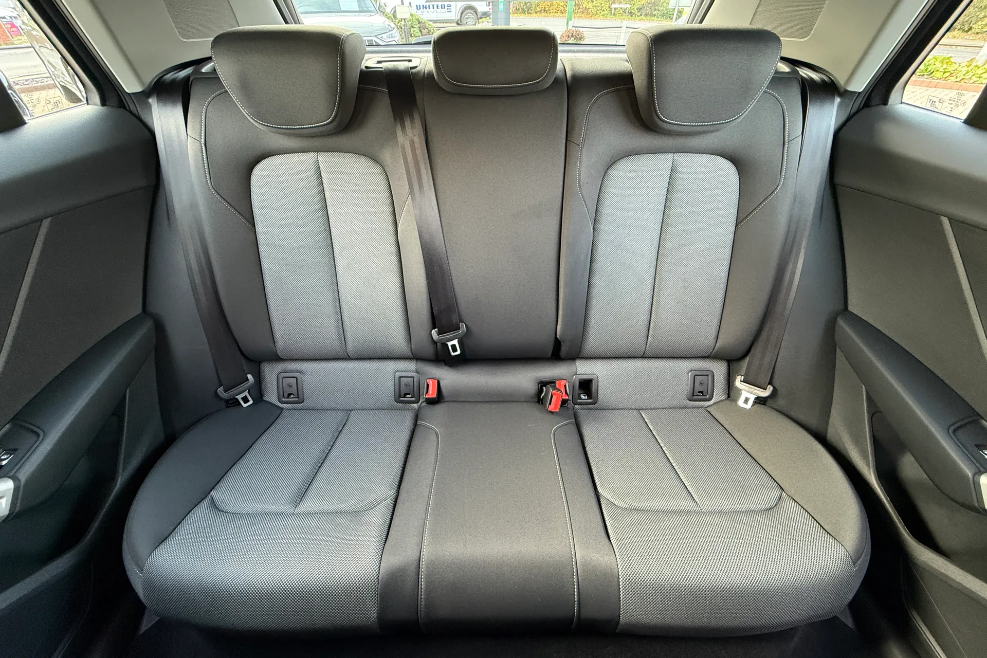 Audi Q2 thumbnail image number 32