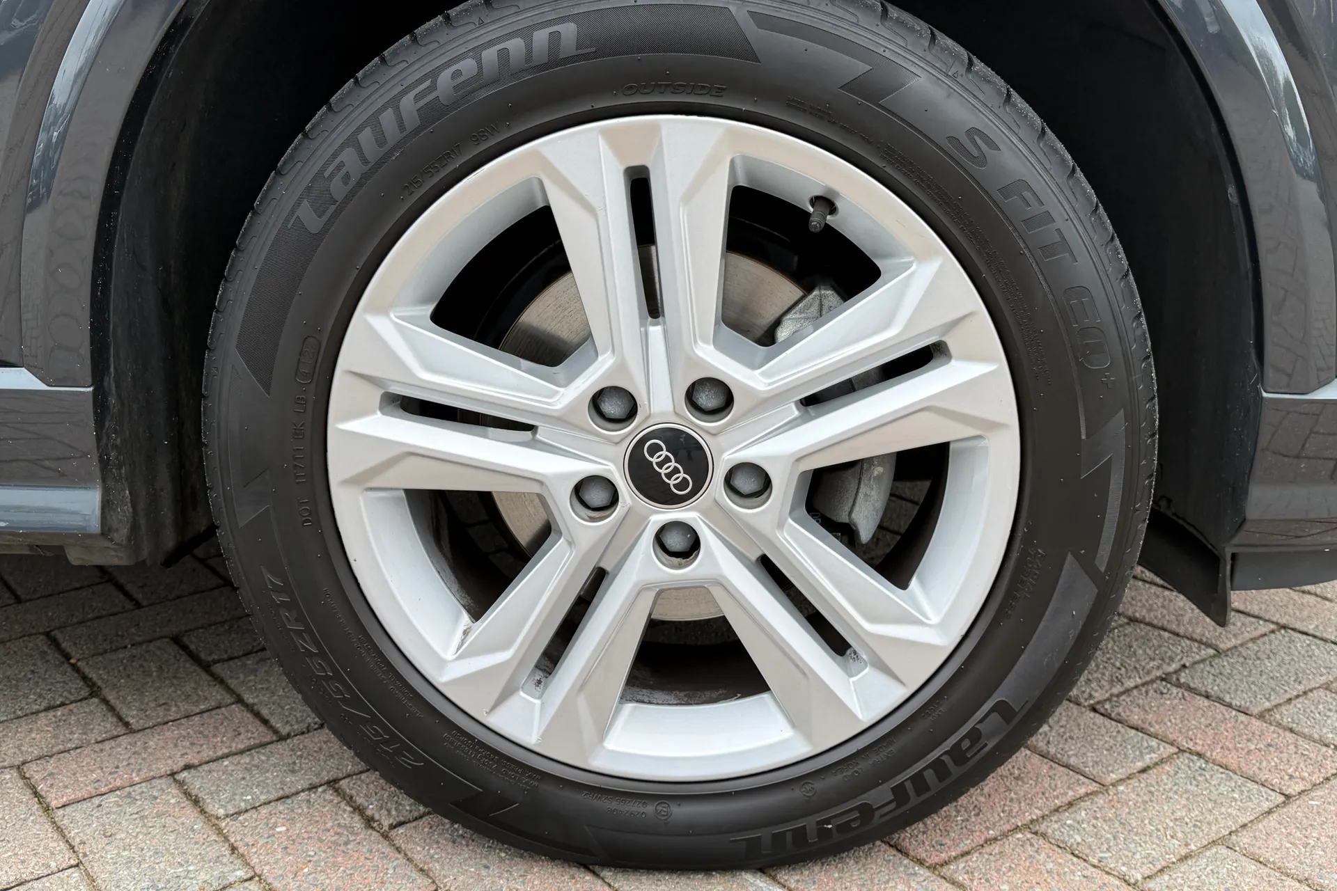 Audi Q2 thumbnail image number 40