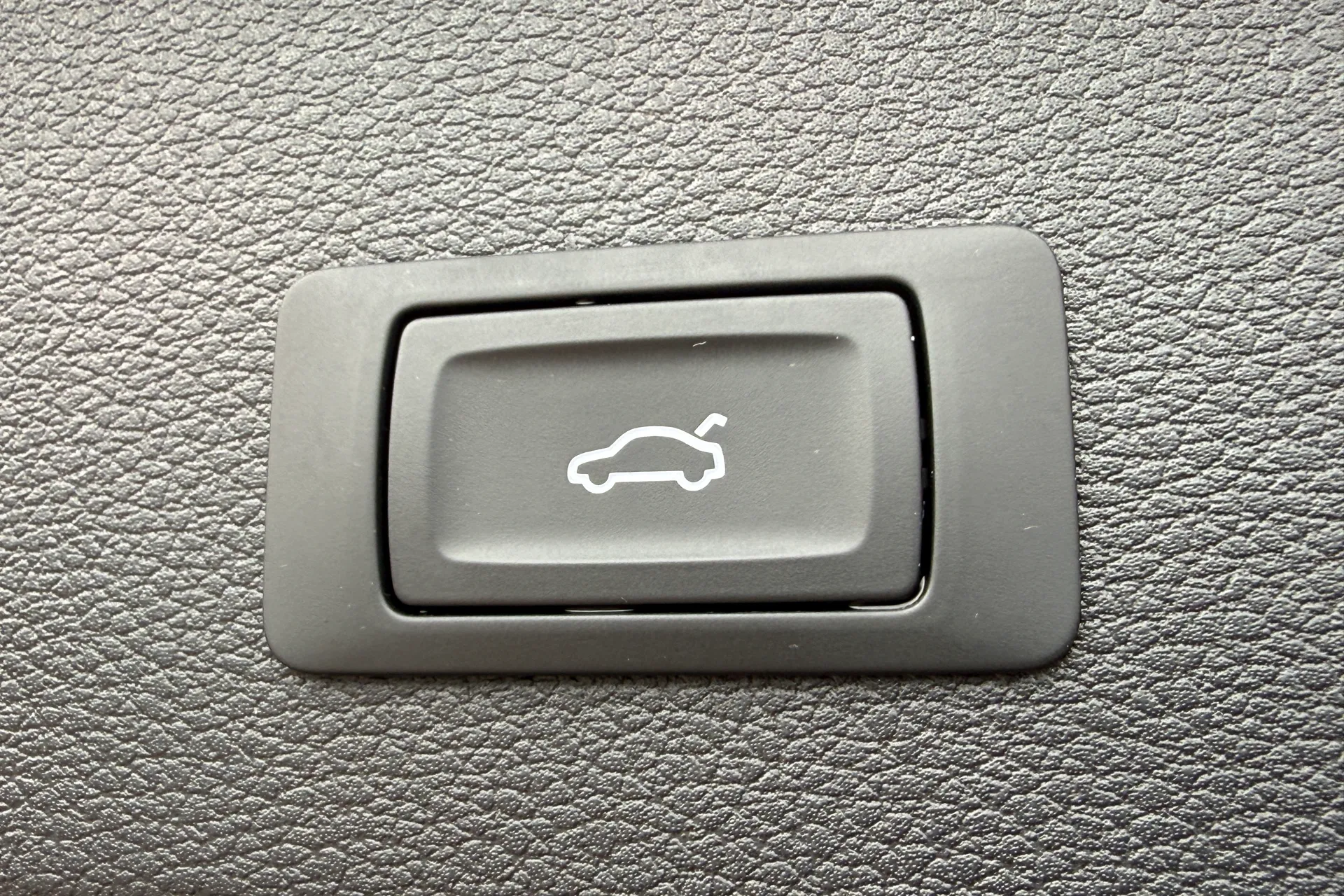 Audi Q2 thumbnail image number 31