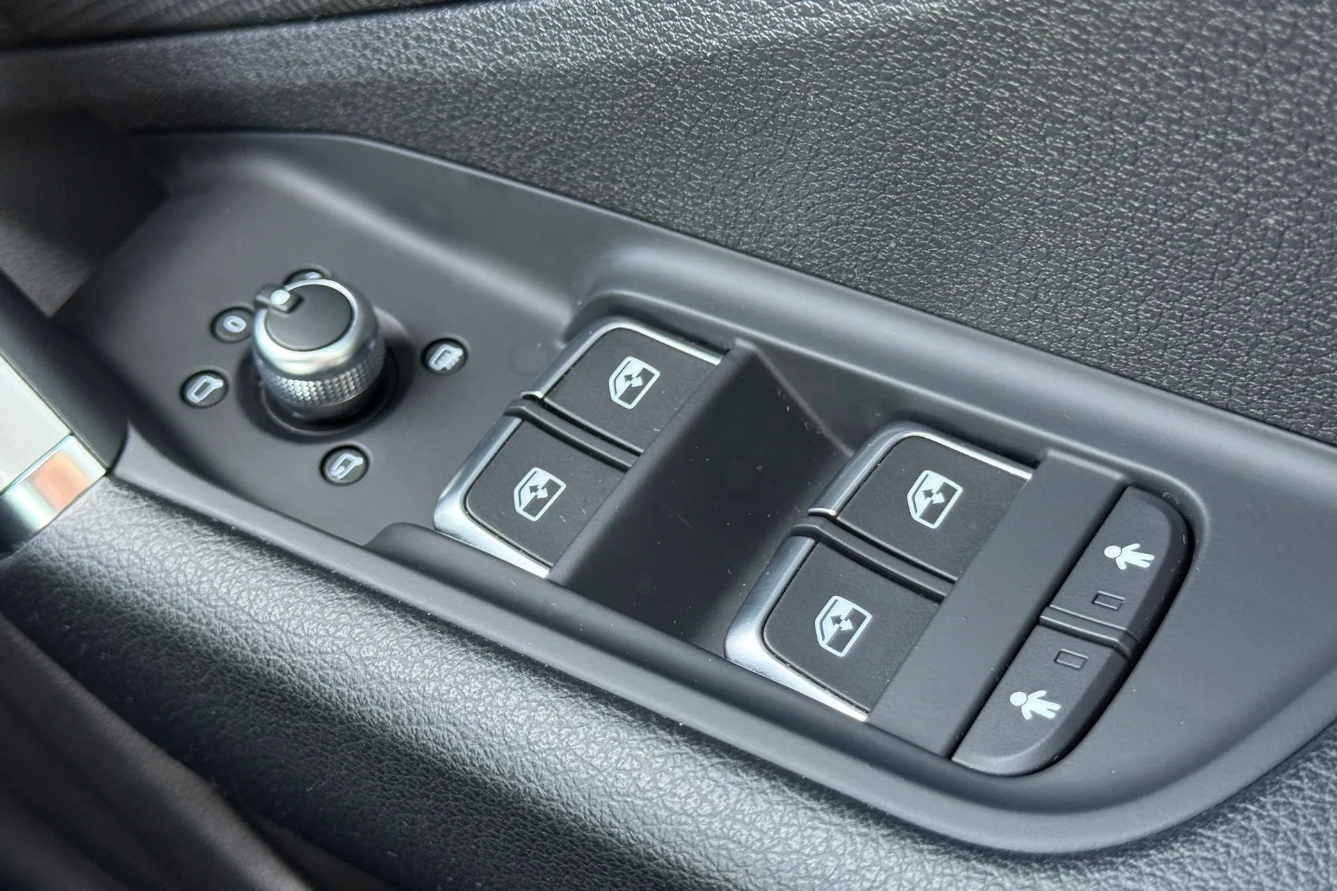 Audi Q2 thumbnail image number 14