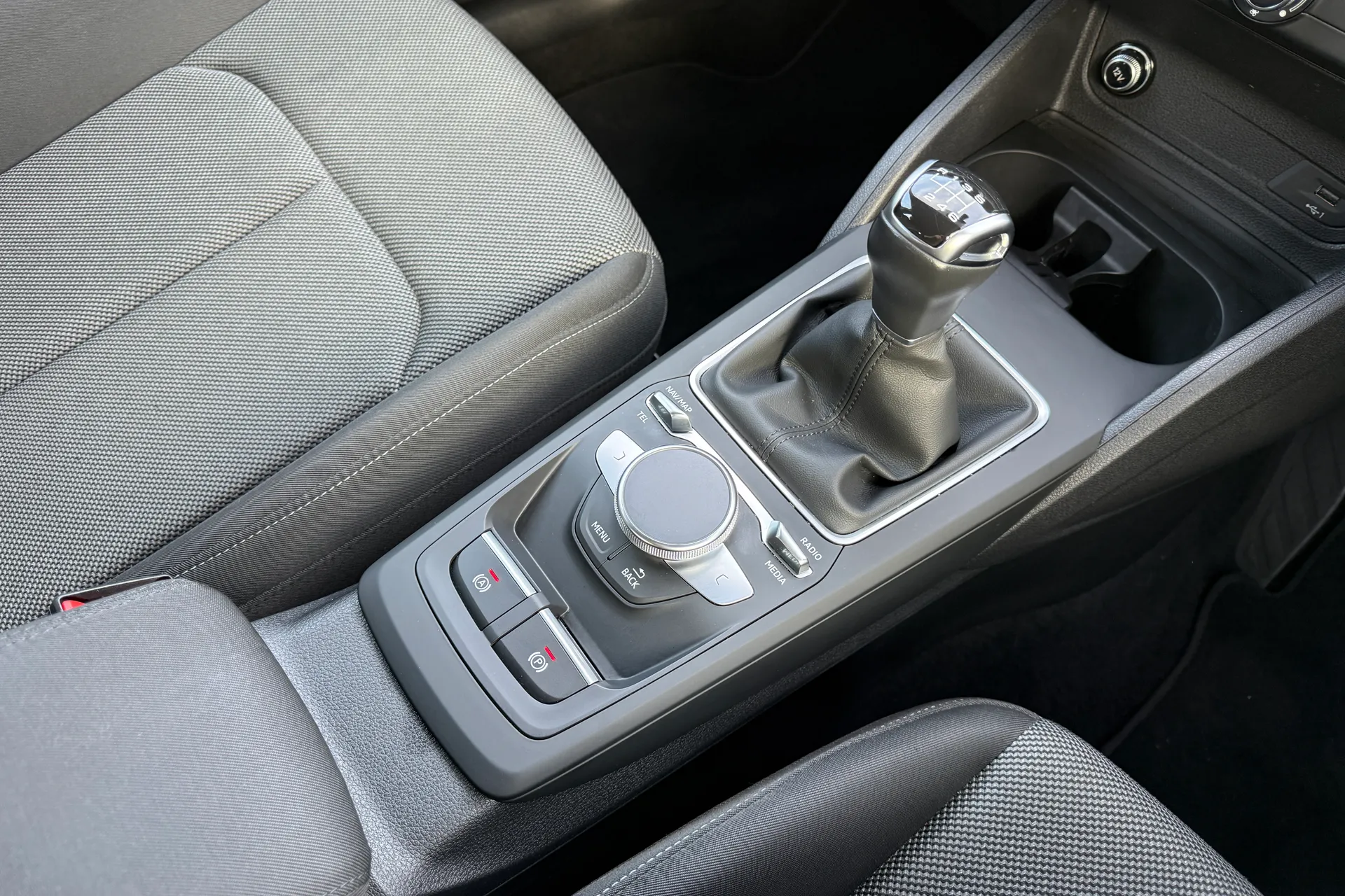 Audi Q2 thumbnail image number 34