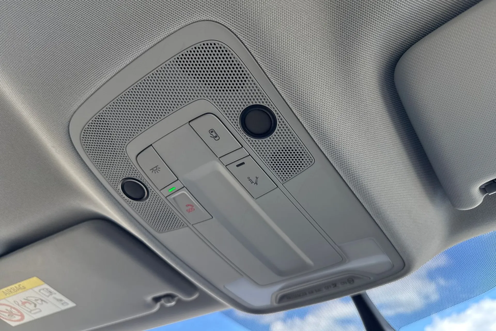 Audi Q2 thumbnail image number 18
