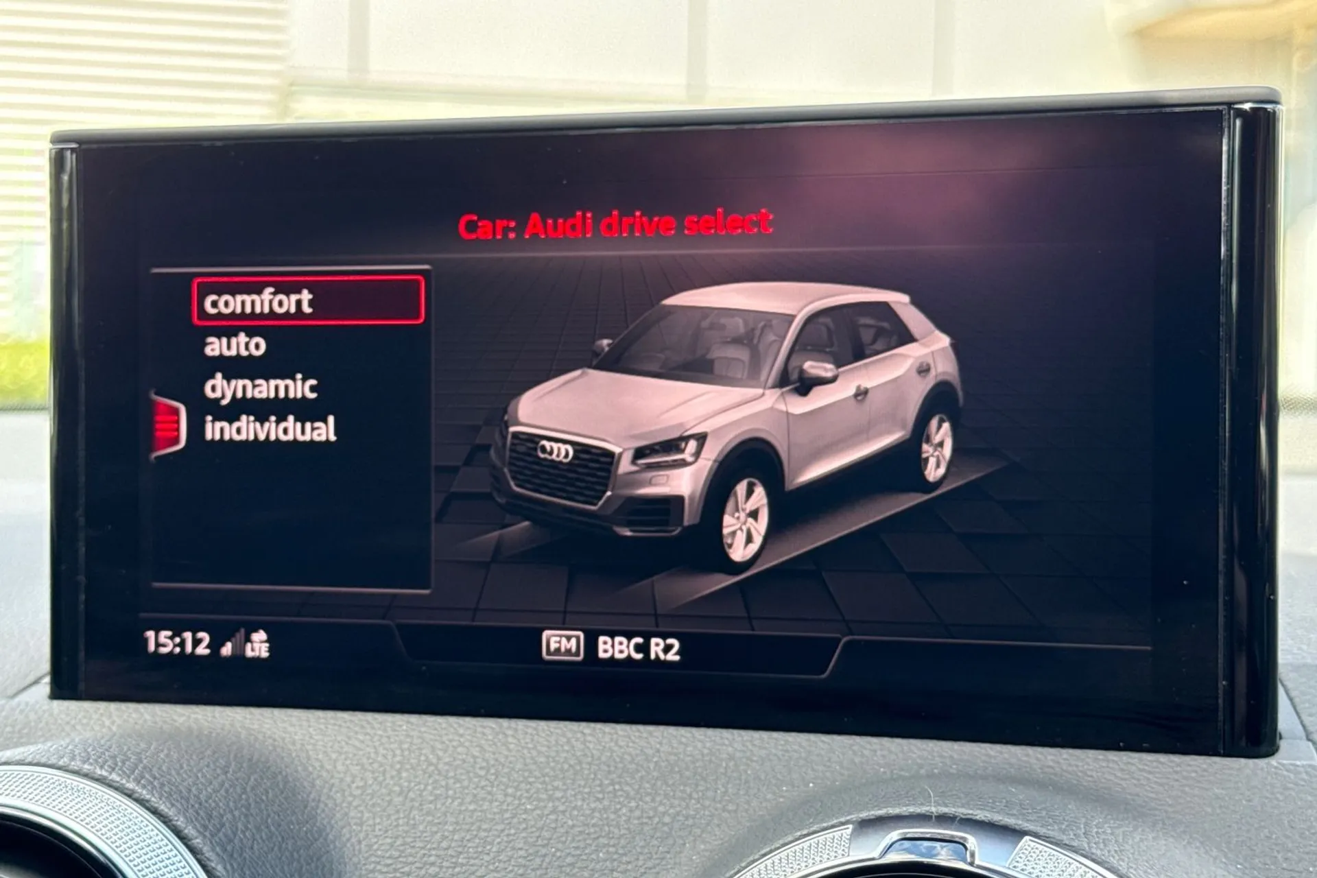 Audi Q2 thumbnail image number 11