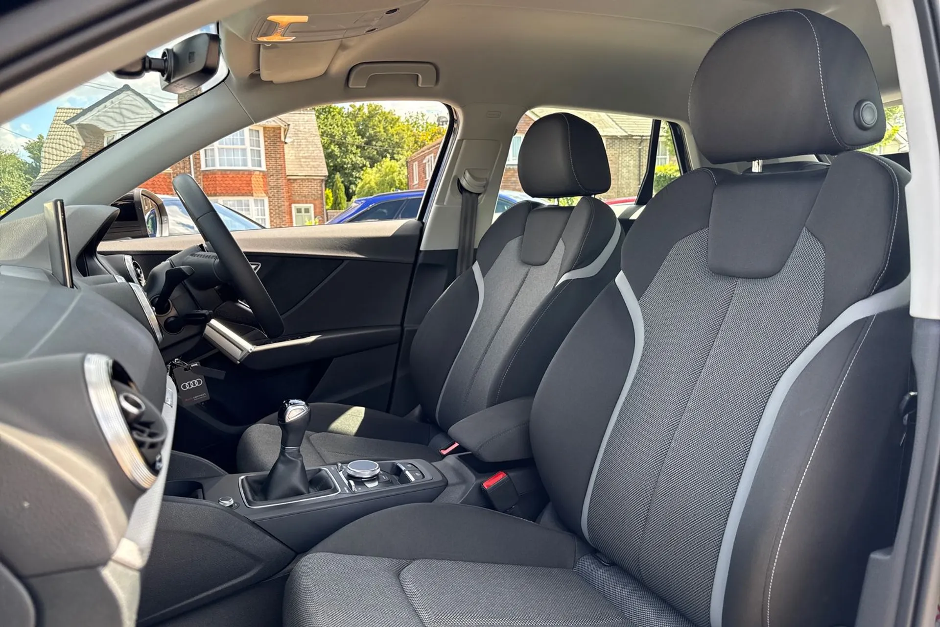 Audi Q2 thumbnail image number 28