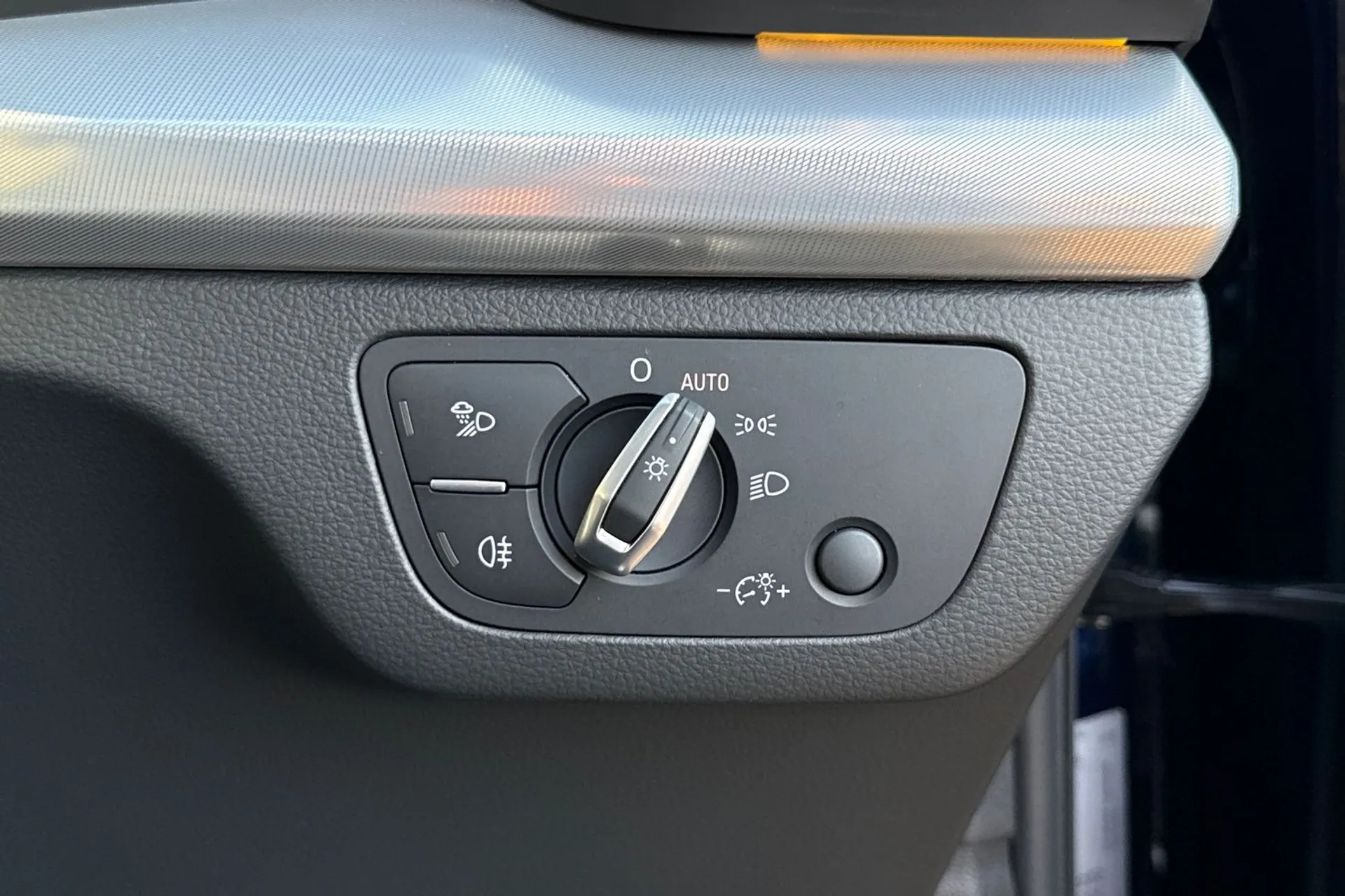 Audi Q5 thumbnail image number 37