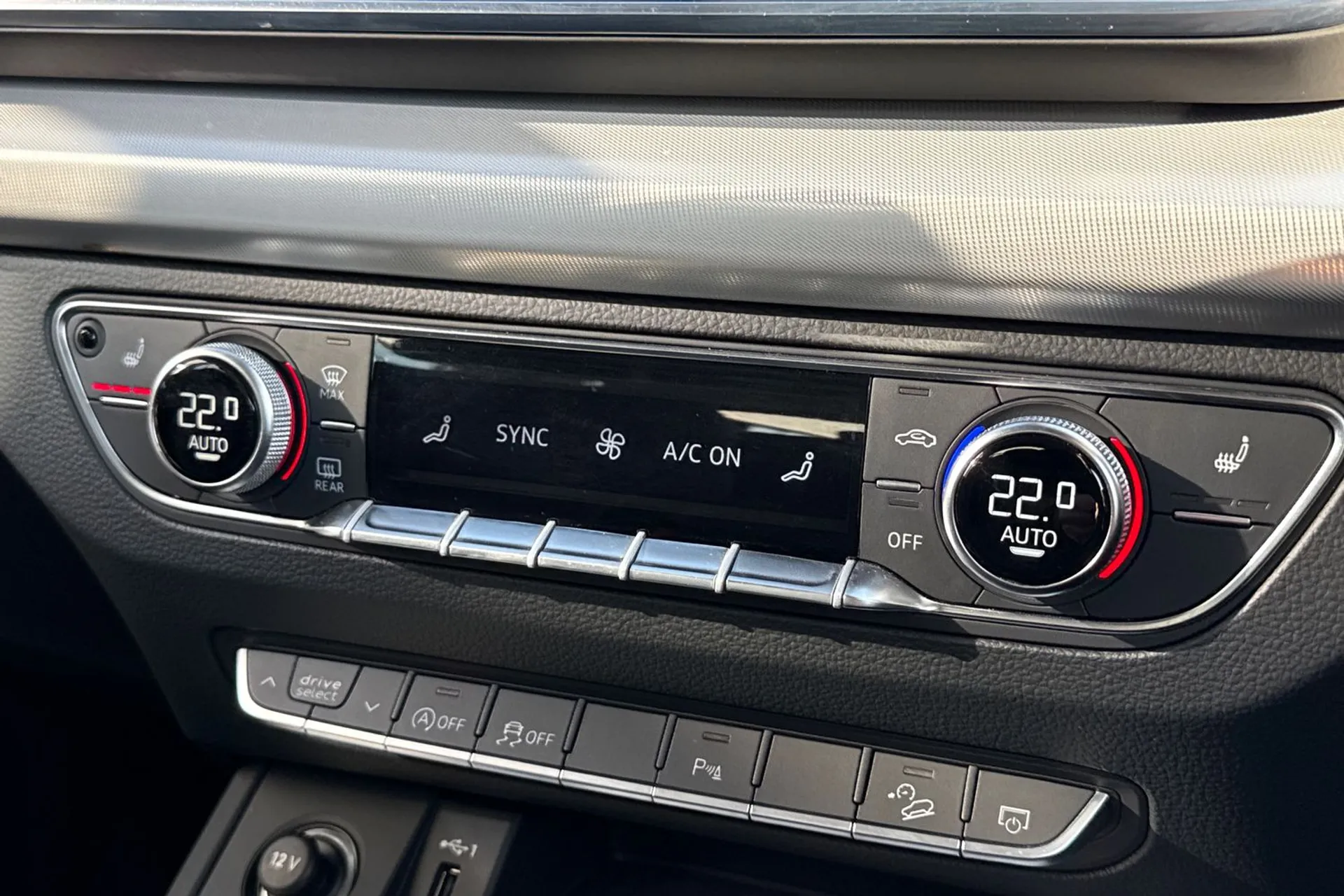 Audi Q5 thumbnail image number 11