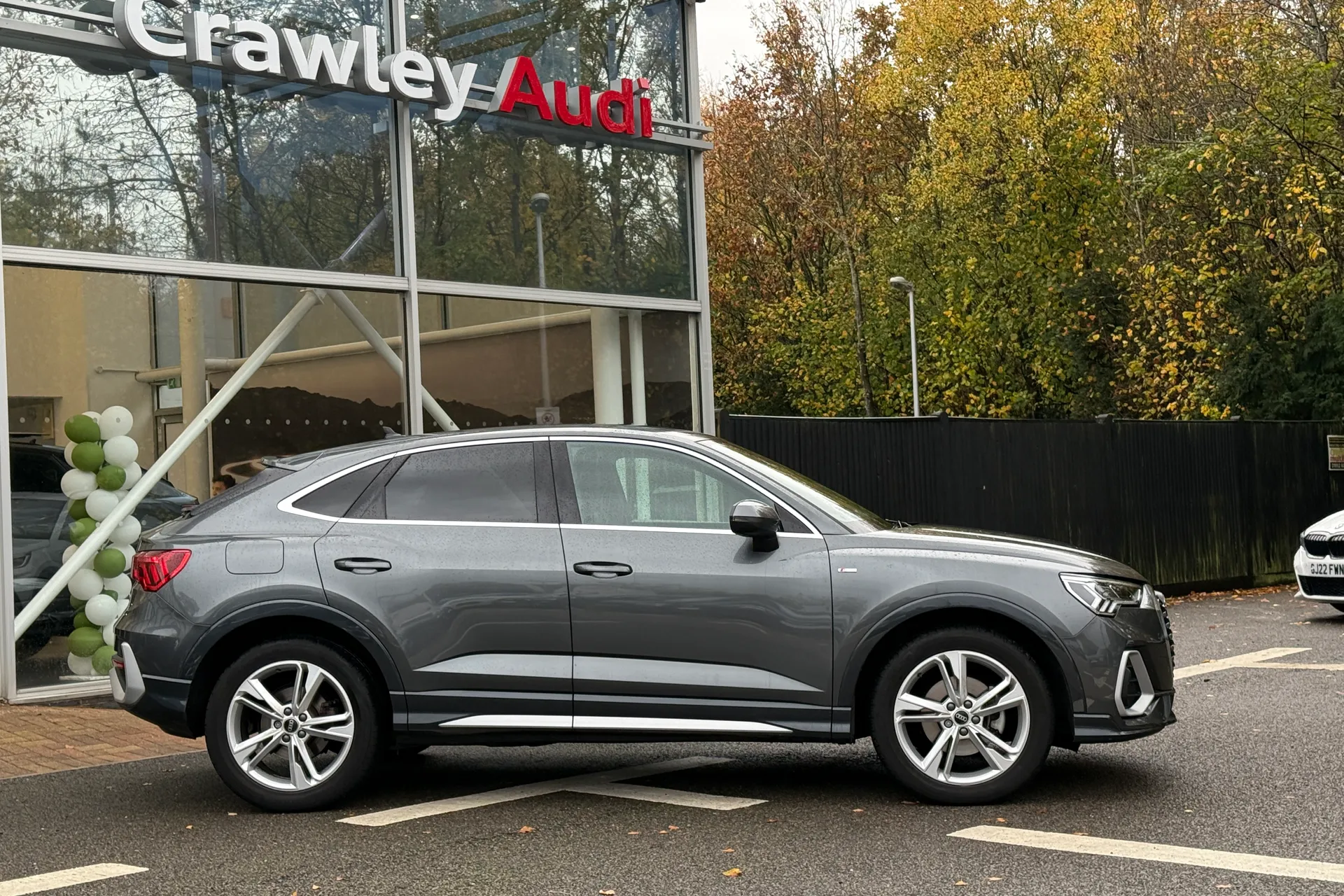 Audi Q3 thumbnail image number 2