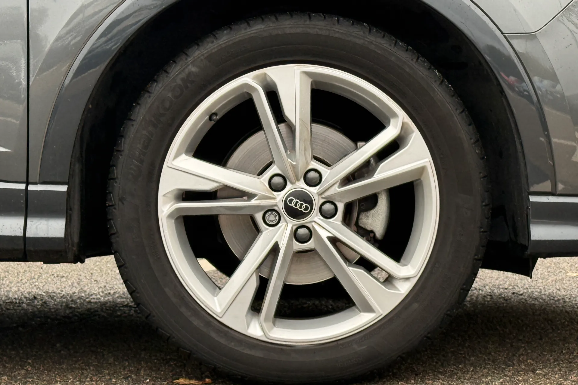 Audi Q3 thumbnail image number 23