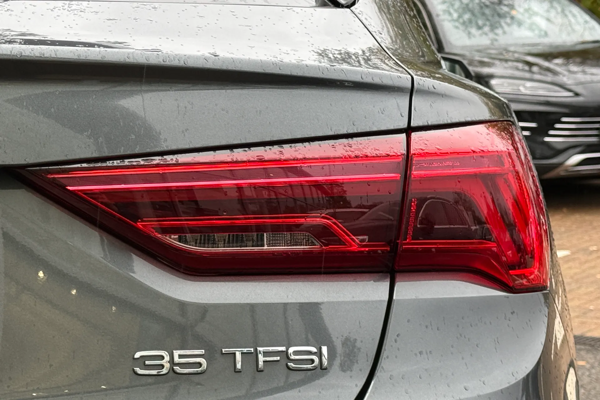 Audi Q3 thumbnail image number 31