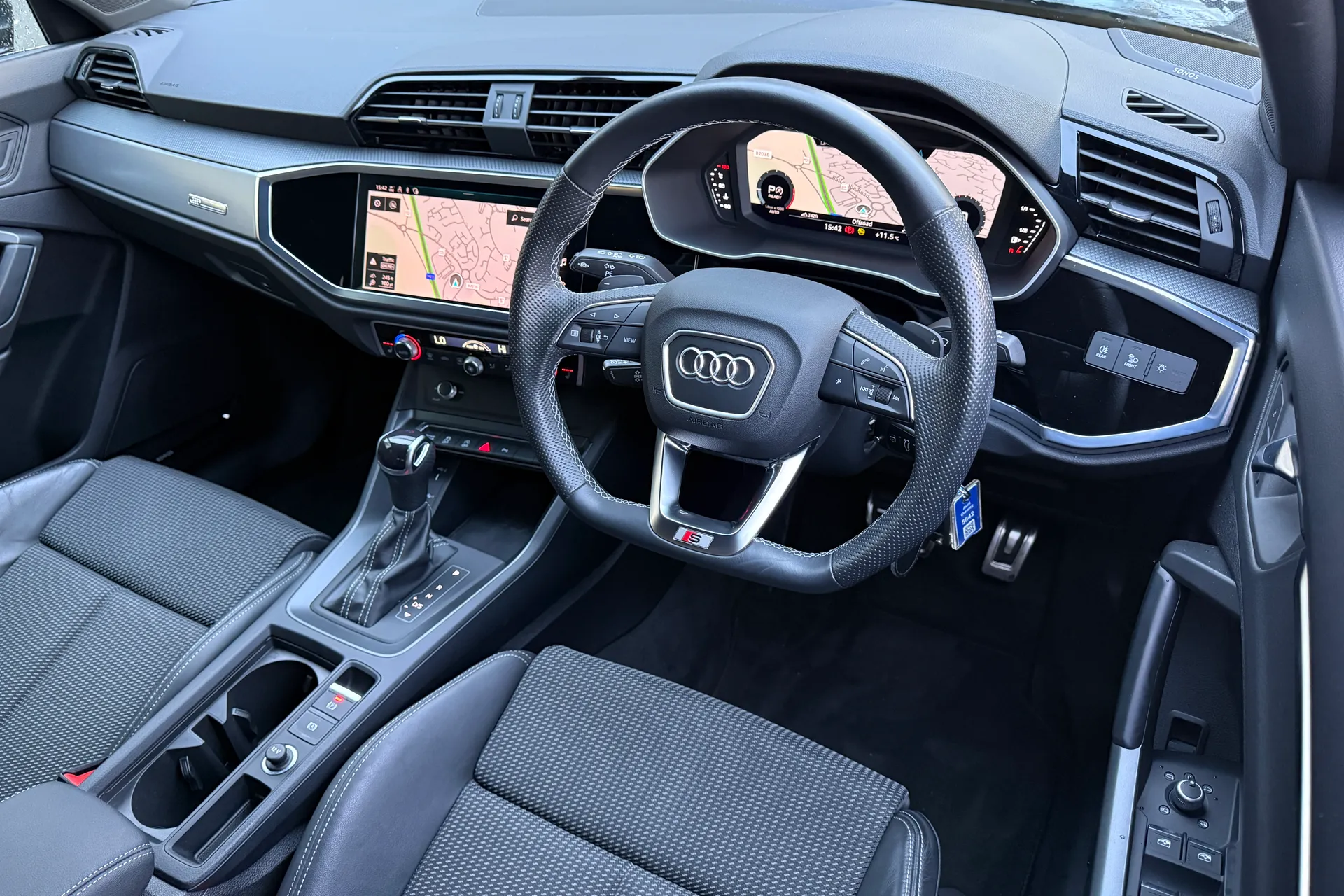 Audi Q3 thumbnail image number 13