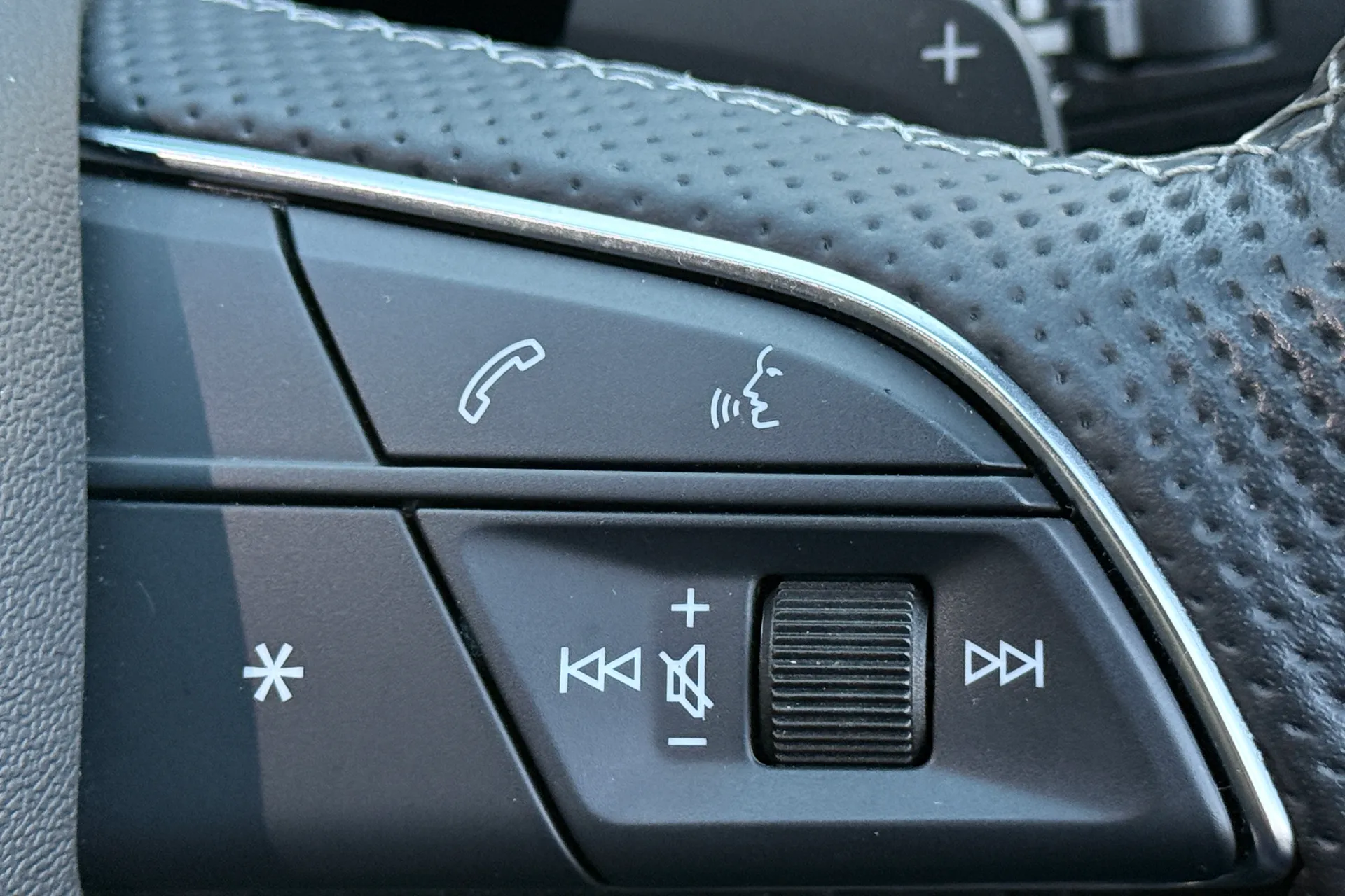 Audi Q3 thumbnail image number 50