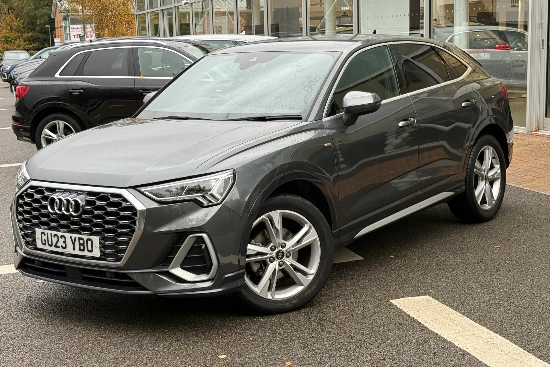 Audi Q3 thumbnail image number 15