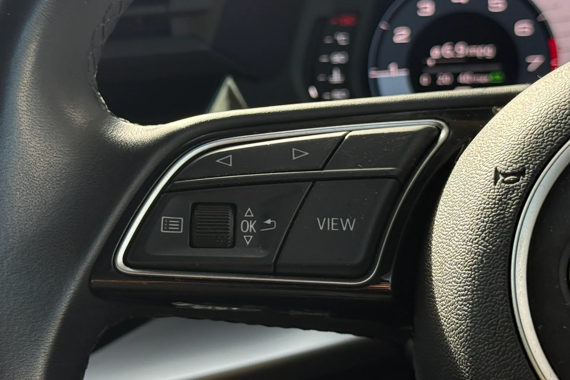 Audi A3 thumbnail image number 10