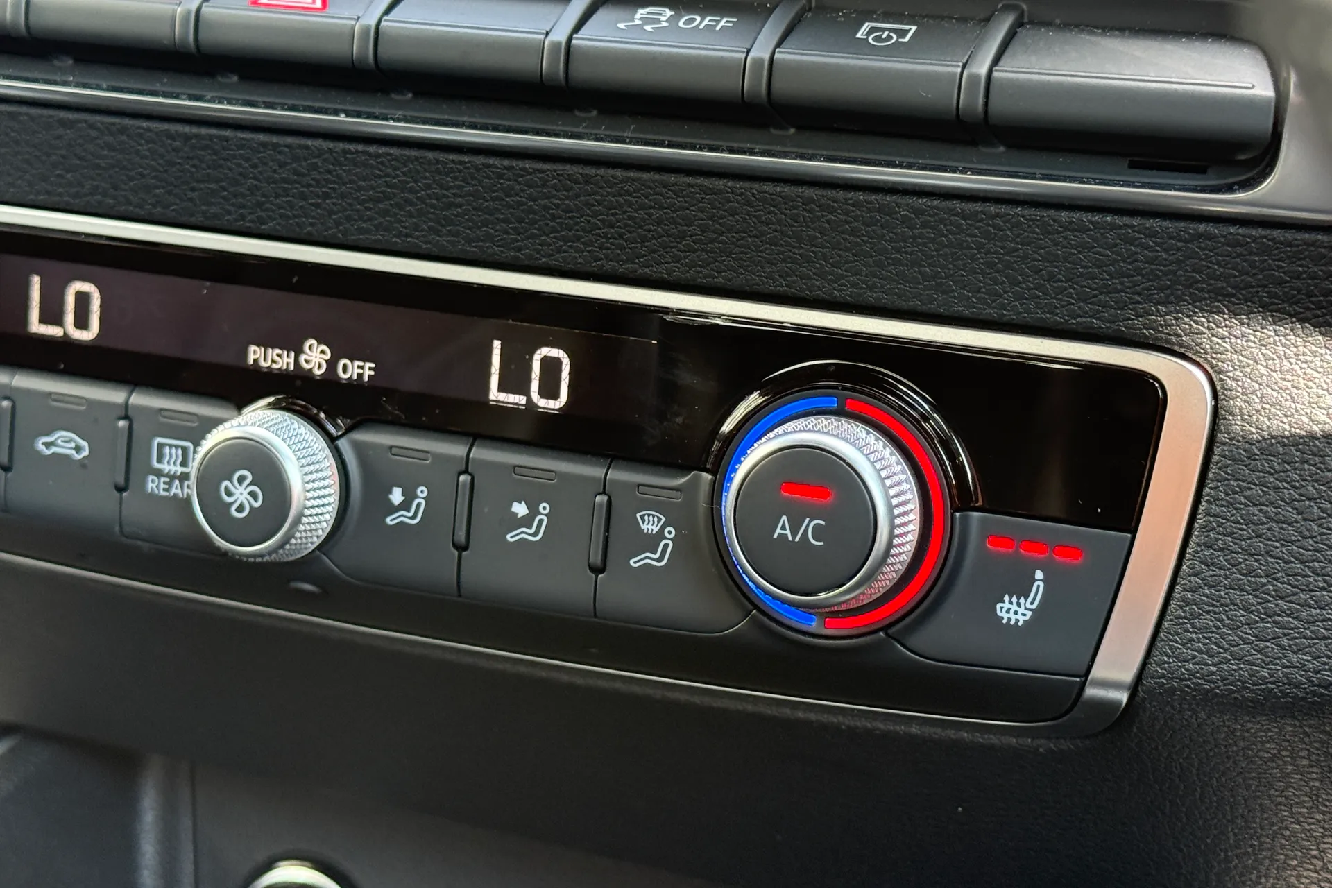 Audi Q2 thumbnail image number 16