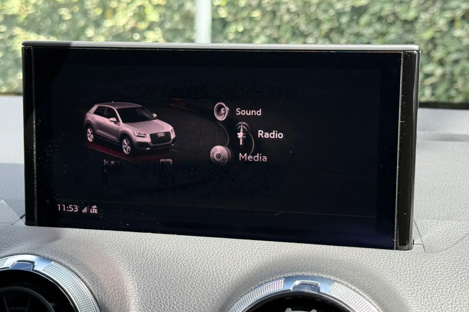 Audi Q2 thumbnail image number 33