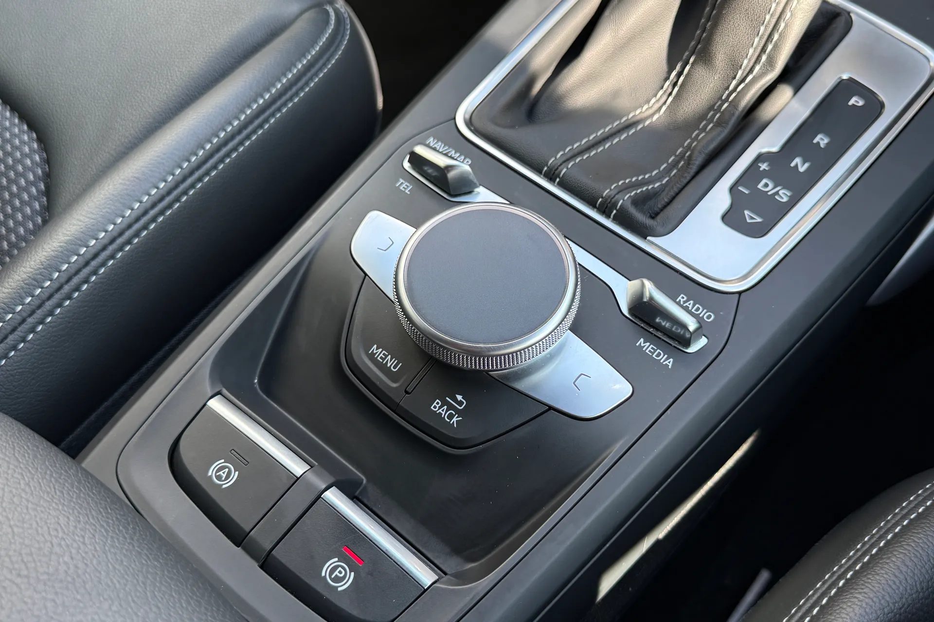 Audi Q2 thumbnail image number 37