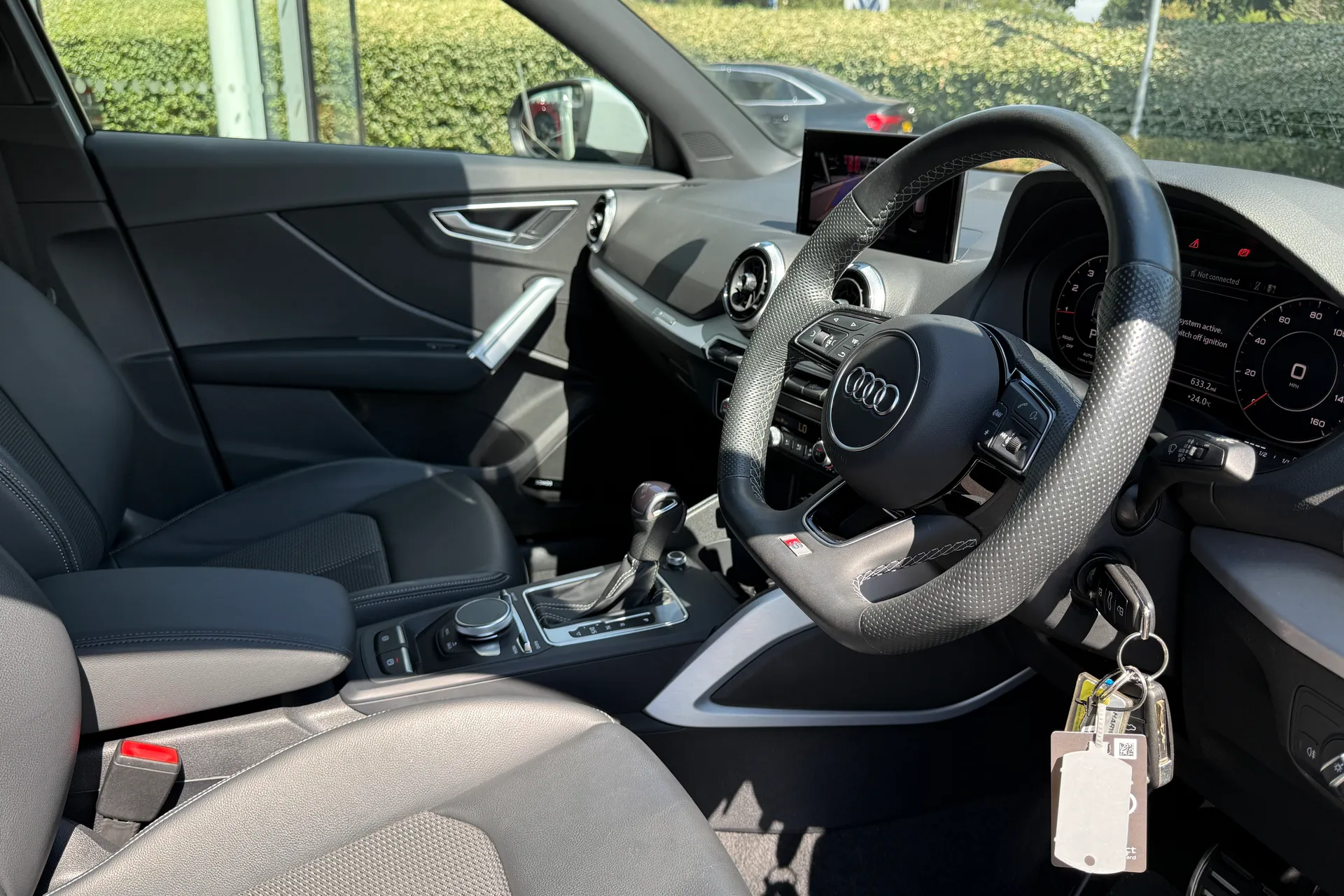 Audi Q2 thumbnail image number 21