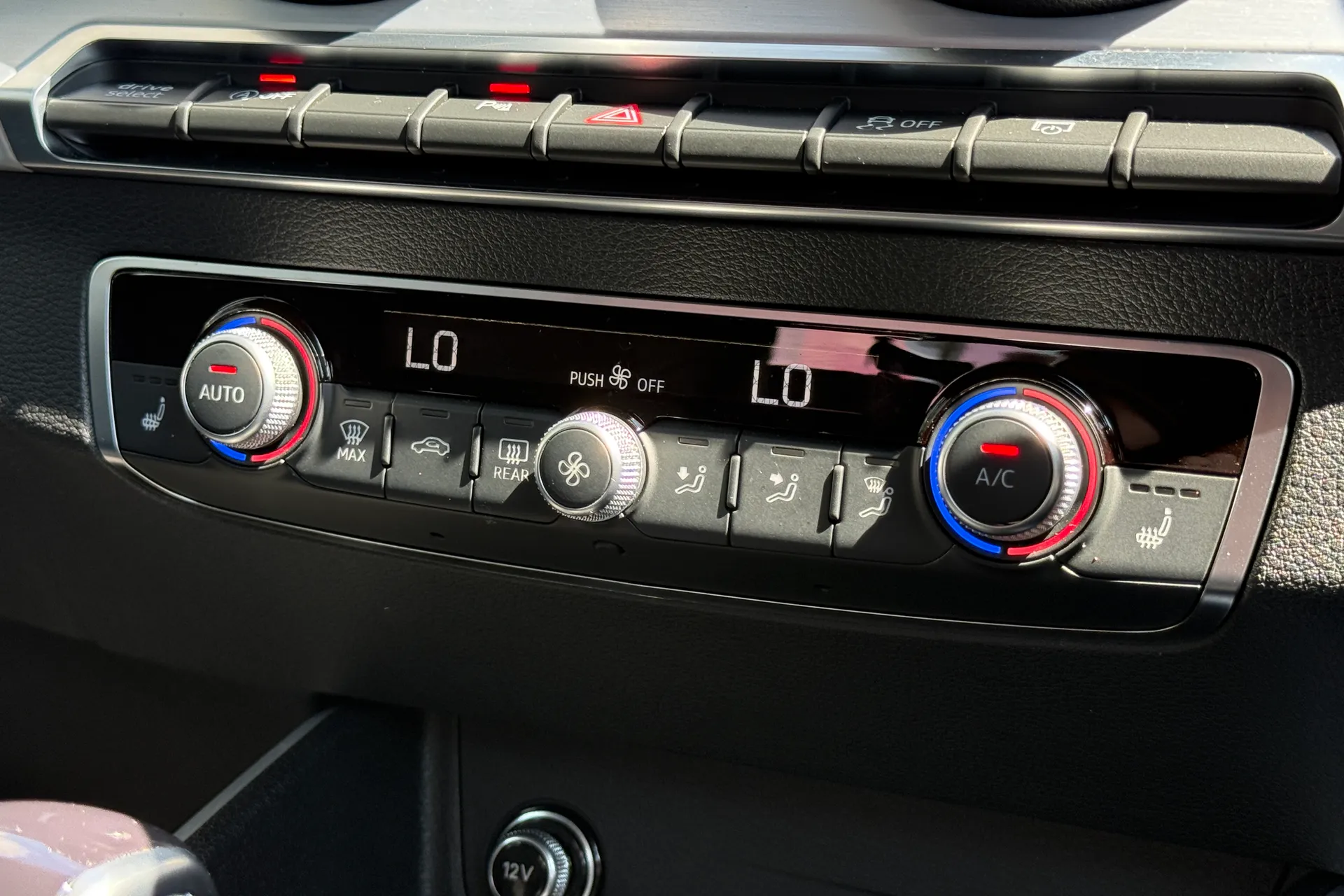 Audi Q2 thumbnail image number 35