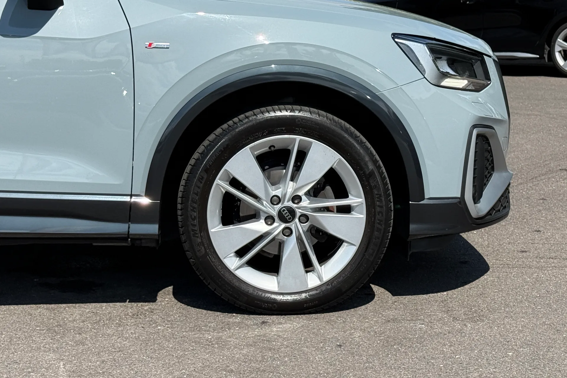Audi Q2 thumbnail image number 9