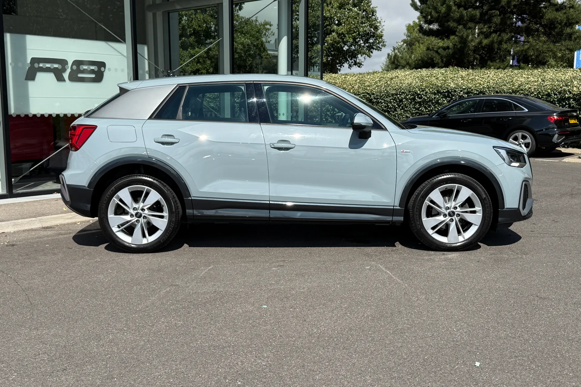 Audi Q2 thumbnail image number 2