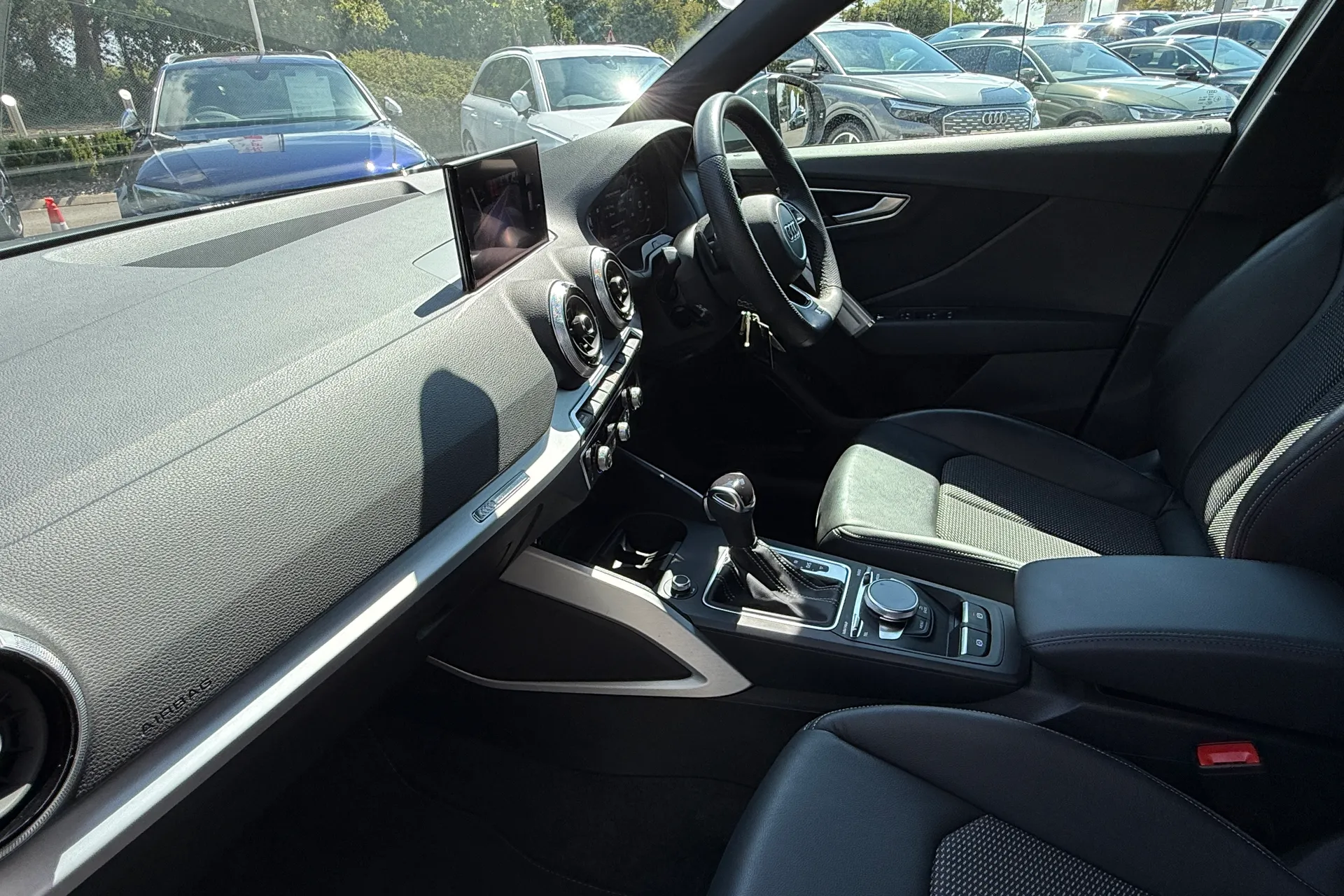 Audi Q2 thumbnail image number 42